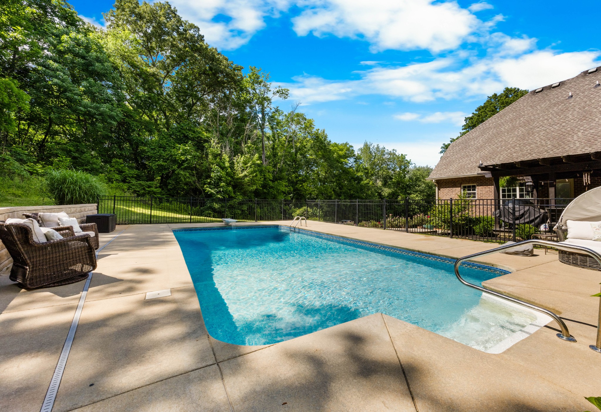 1721 Old Clarksville Pike
