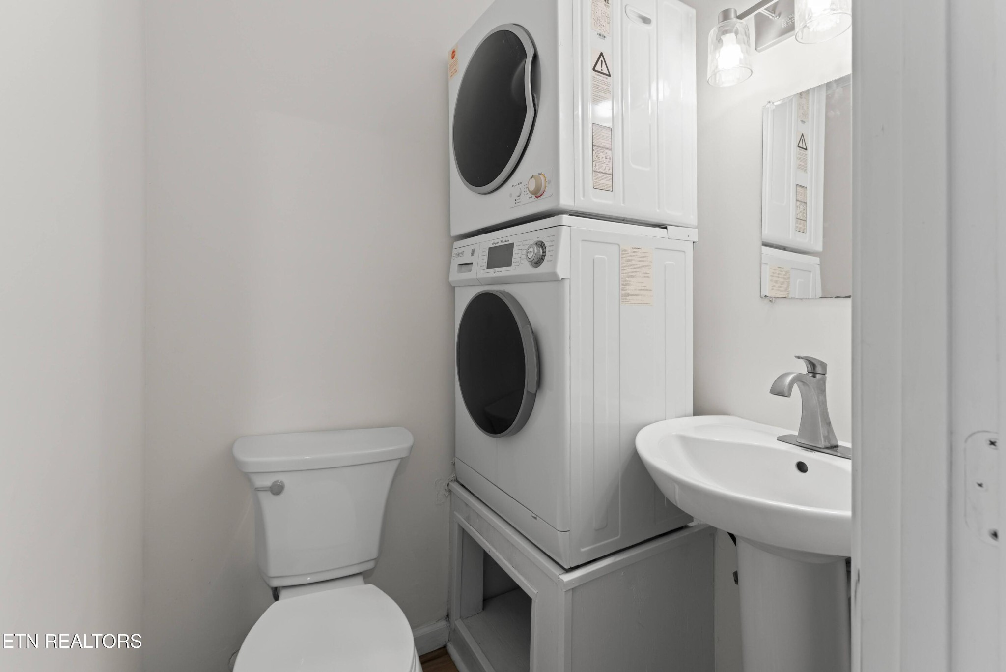 45 Wilshire Heights Drive