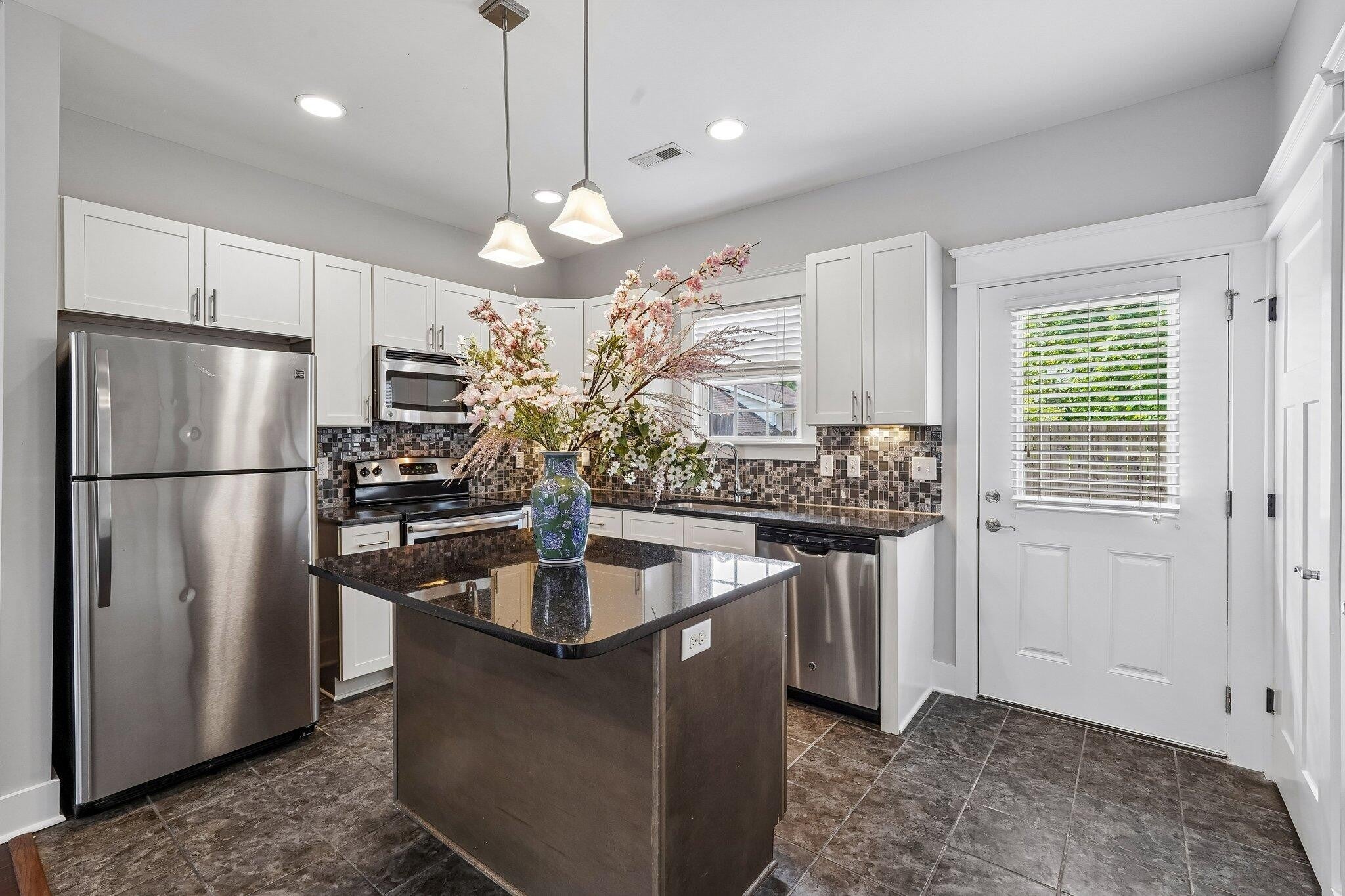 2-bed condo at 109 Porter Ter, Nashville, sold October 3, 2026