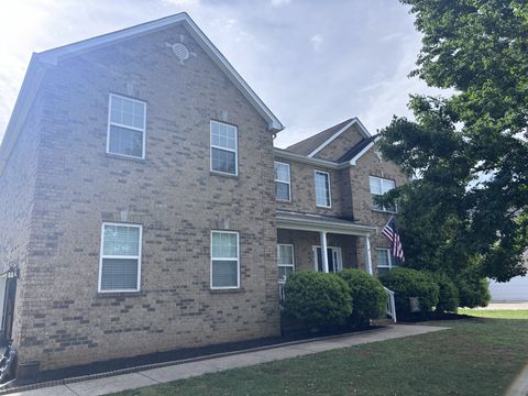 1011 Laramie Ct Murfreesboro TN 37128