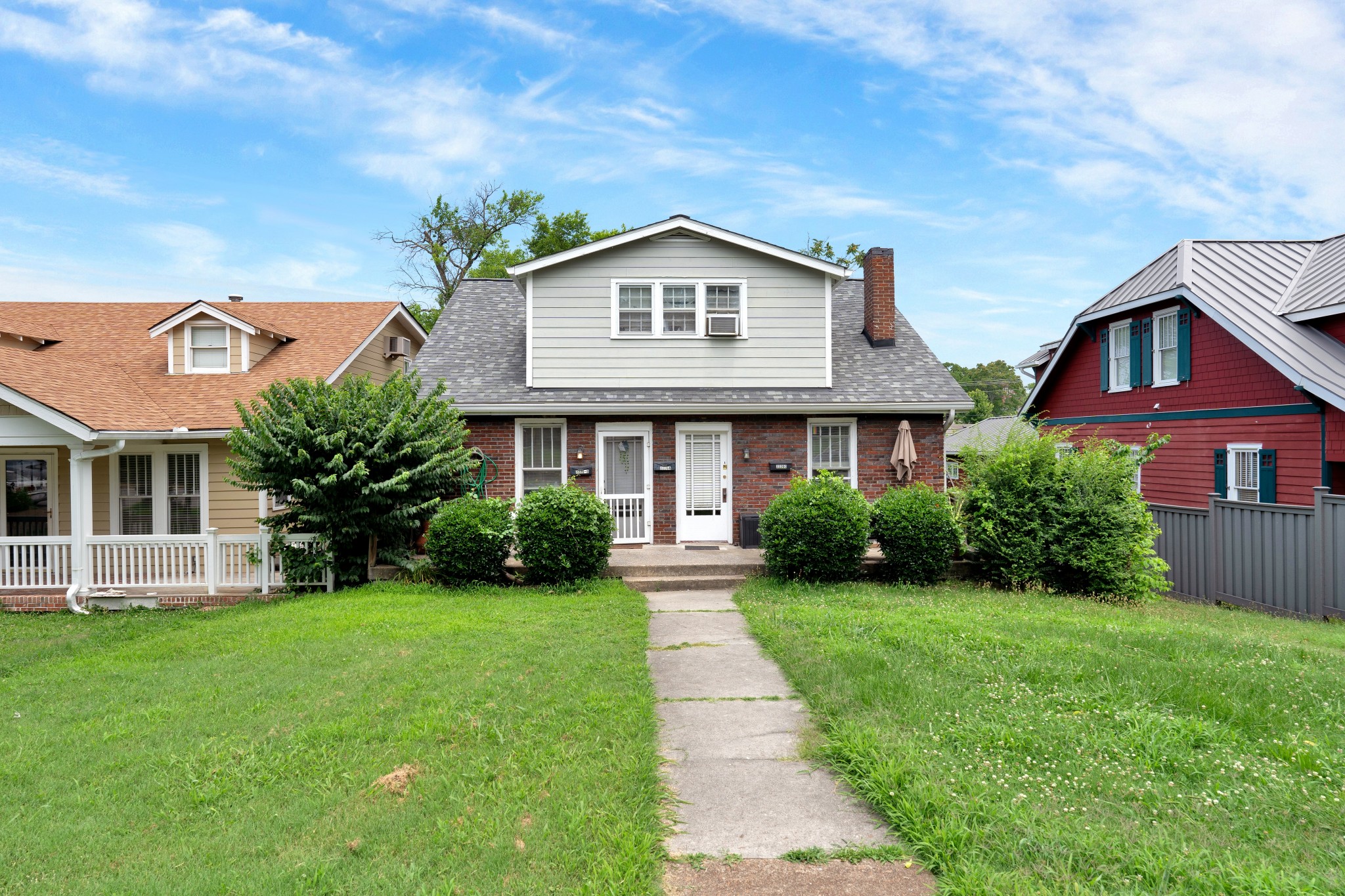 2220 Ashwood Ave