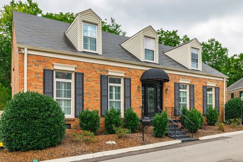 9 Redbud Dr Nashville TN 37215