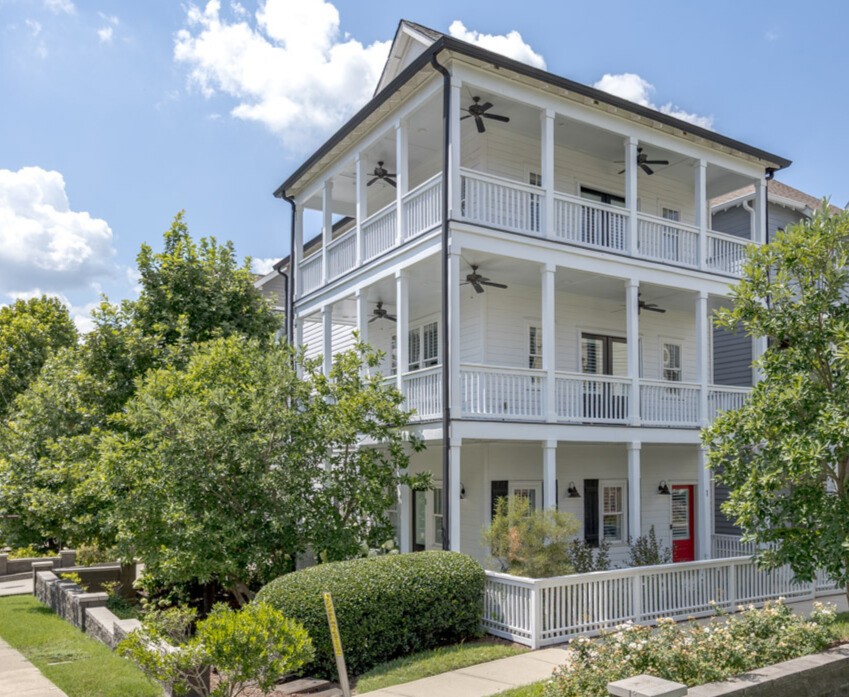 200 Burns Ave 1