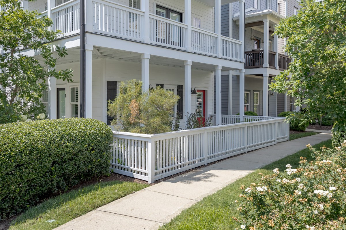 200 Burns Ave 1