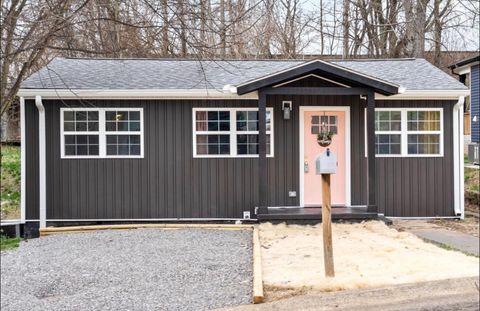 610 Ford St Clarksville TN 37040