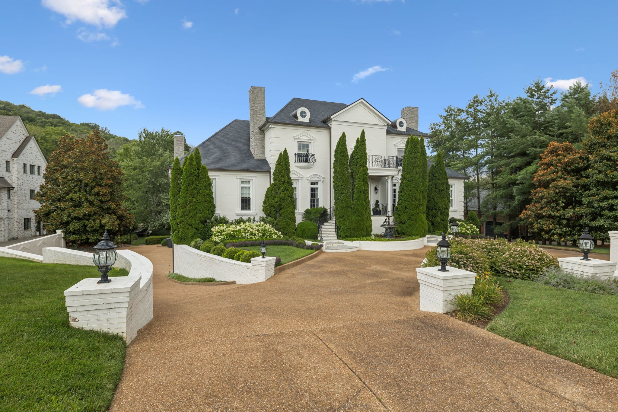 110 Woodward Hills Pl