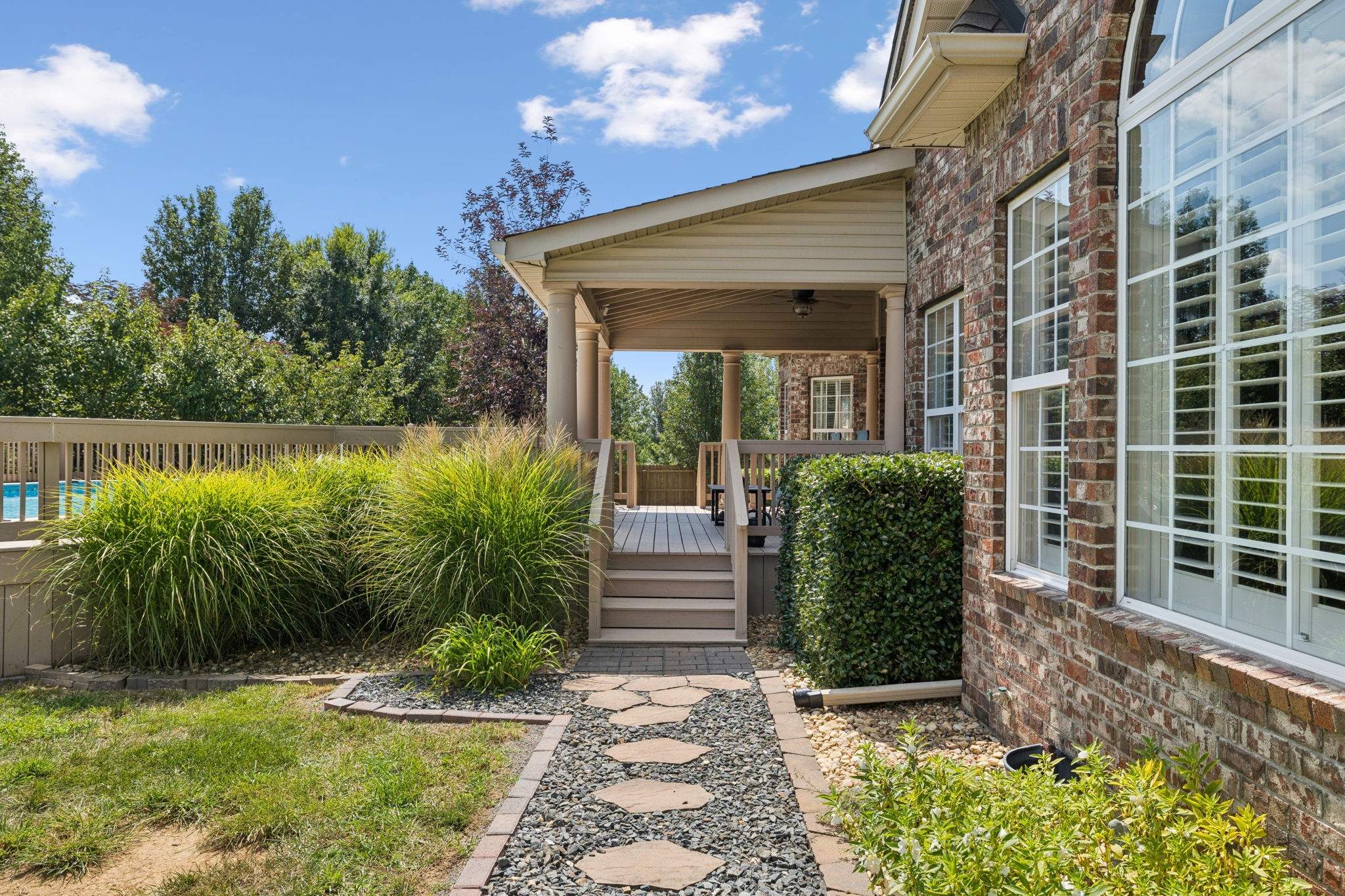 2204 Twin Peaks Ct