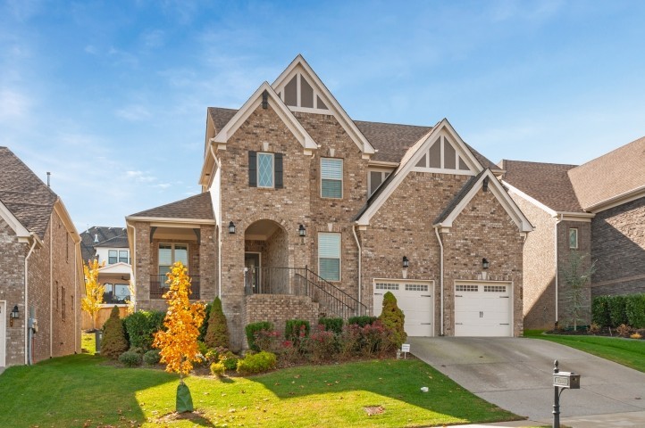 1205 Bradshaw Ln