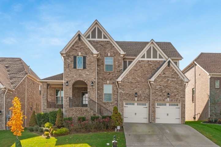 1205 Bradshaw Ln