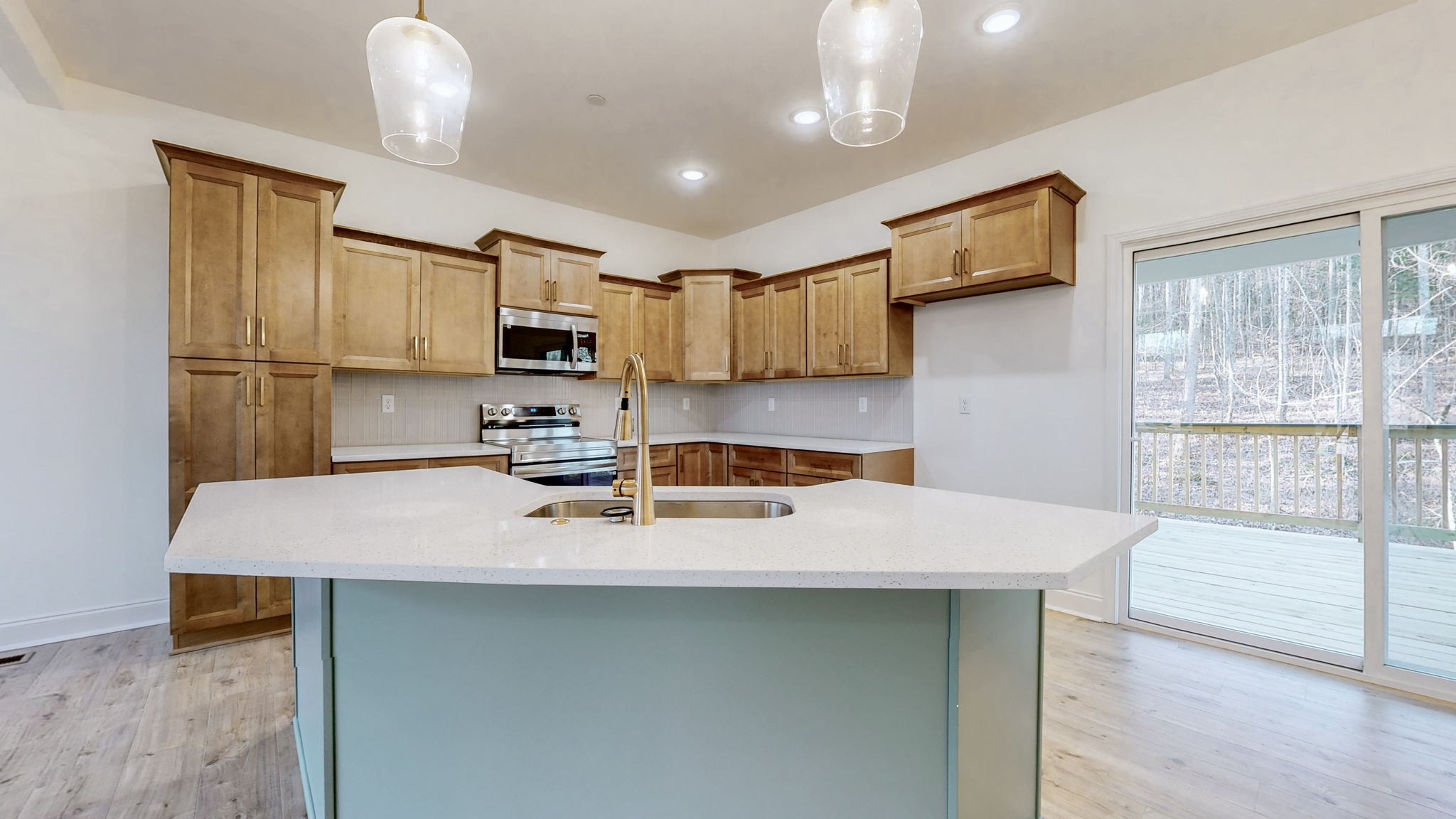 1208 Rooster Ridge Rd