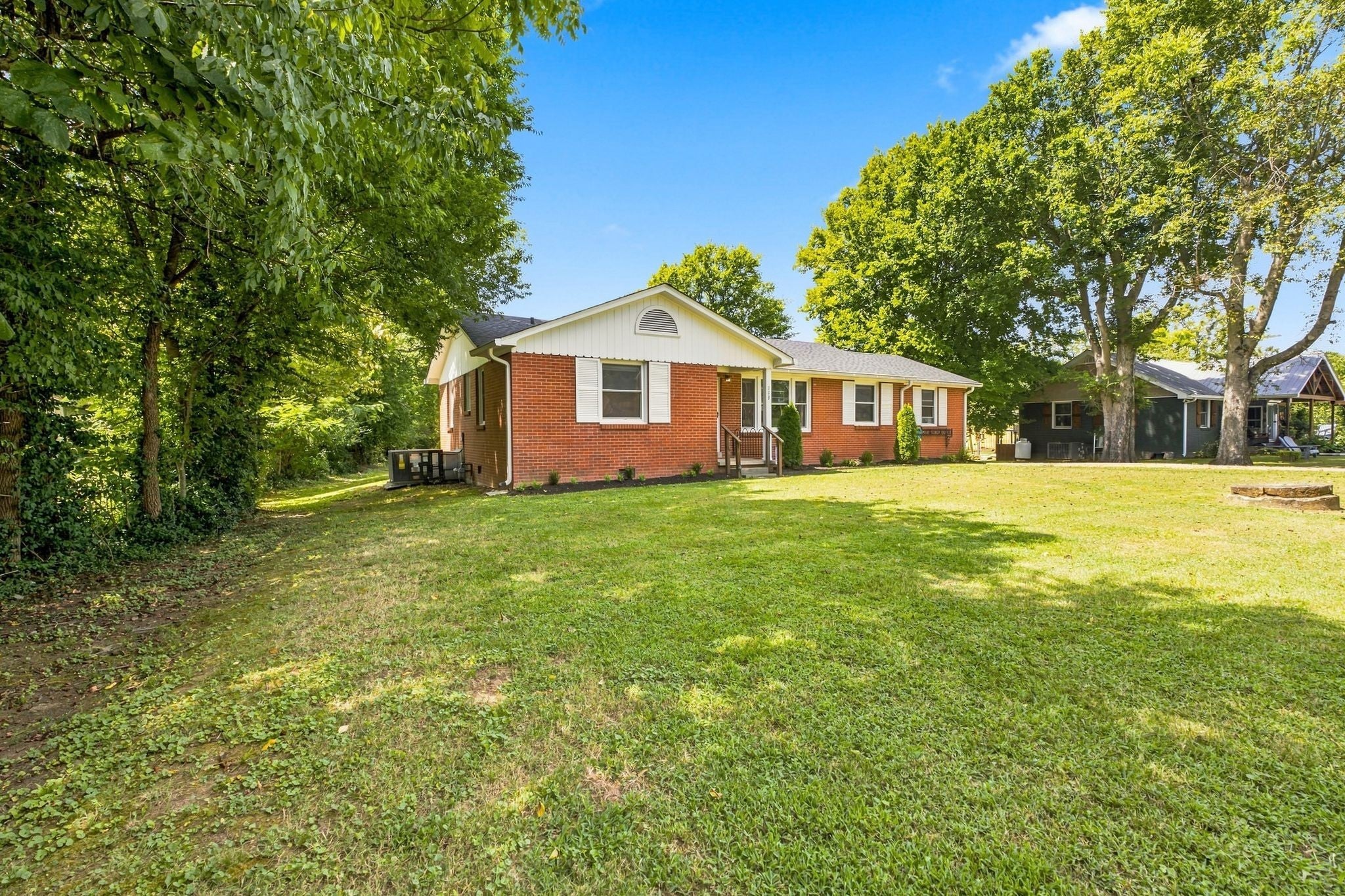 113 Sunset Dr