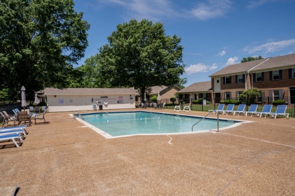 1120 E Northfield Blvd