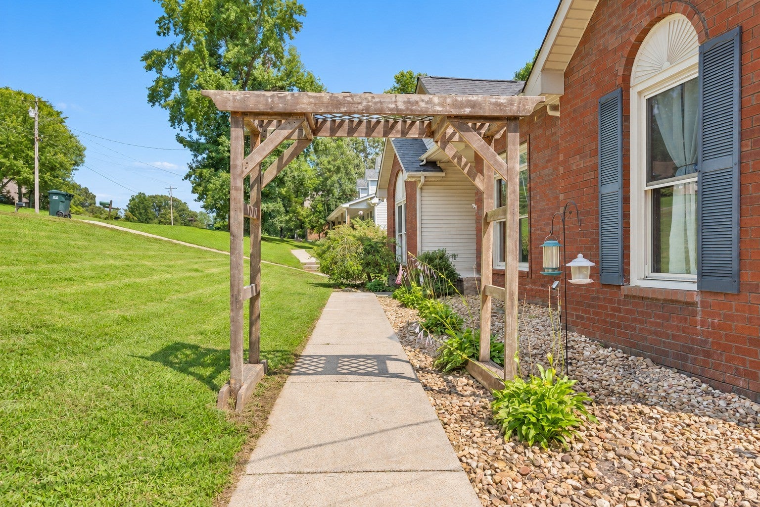 183 Hickory Hollow Dr