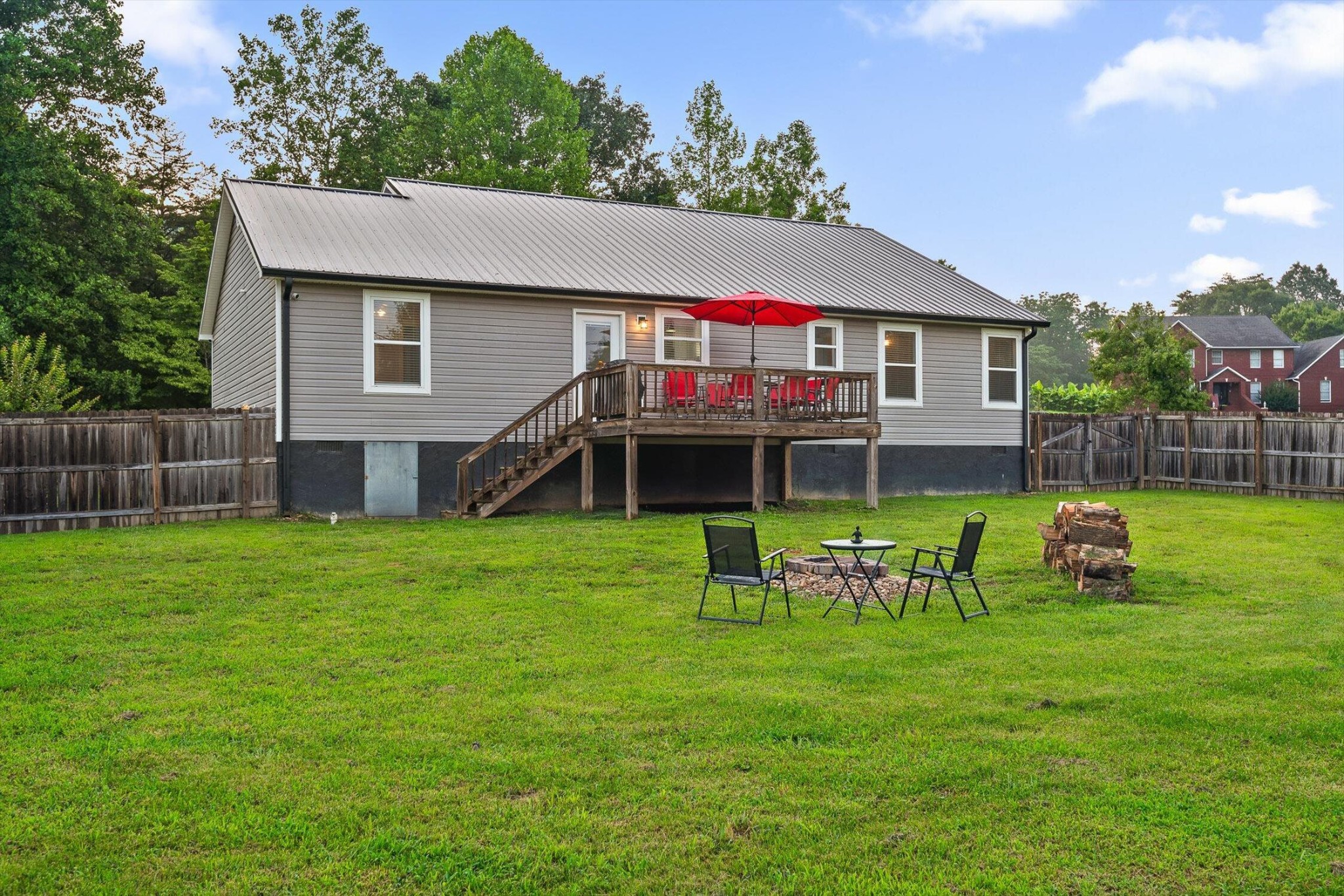 453 Hill Circle