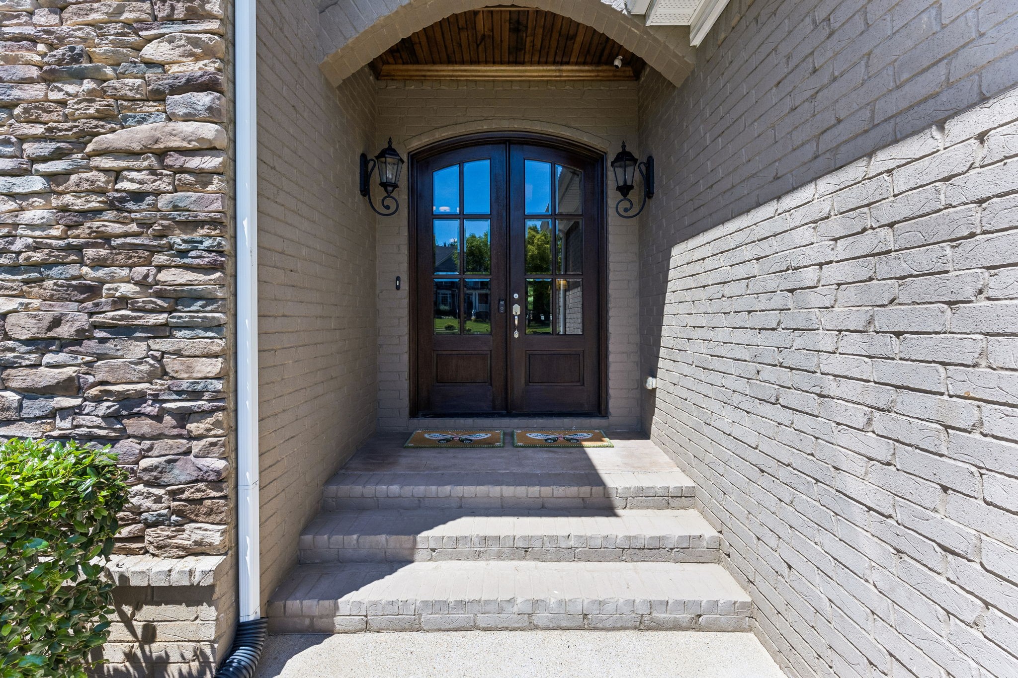 1523 Anatole Ct