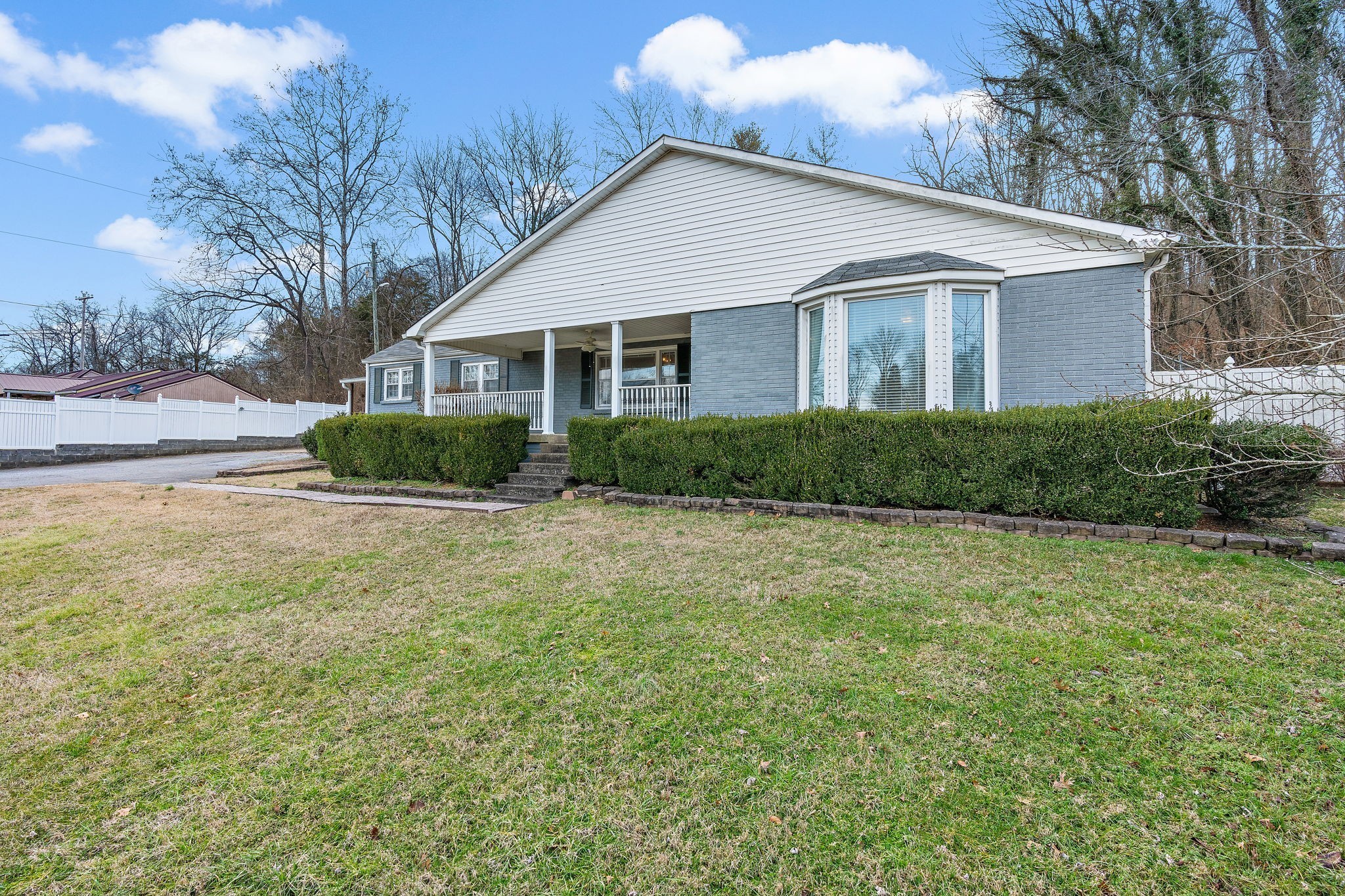 1332 S Dickerson Rd