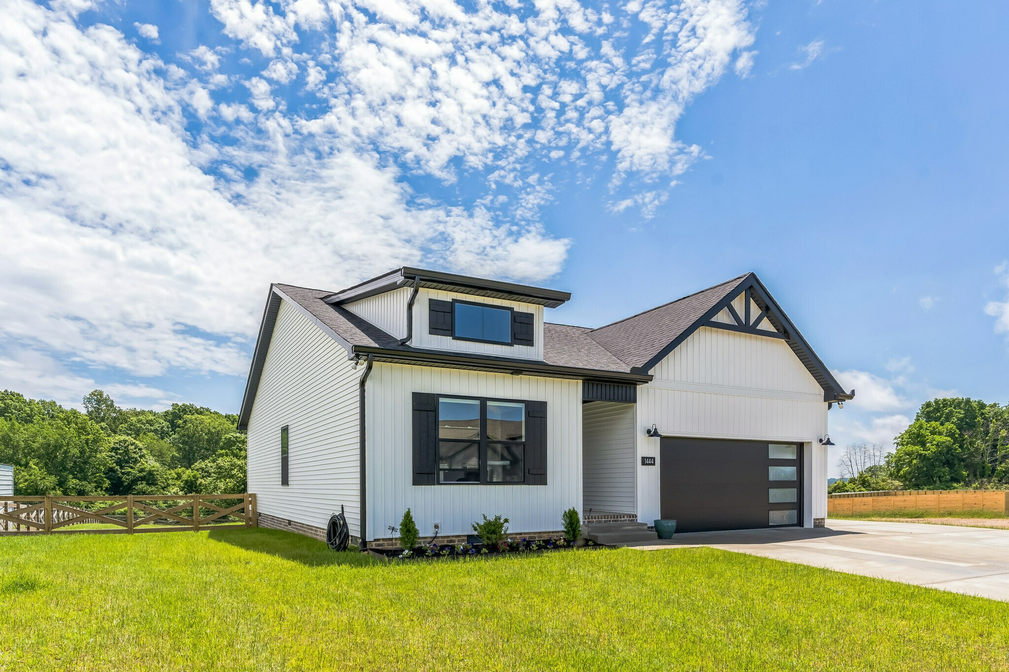 1444 Angus Way