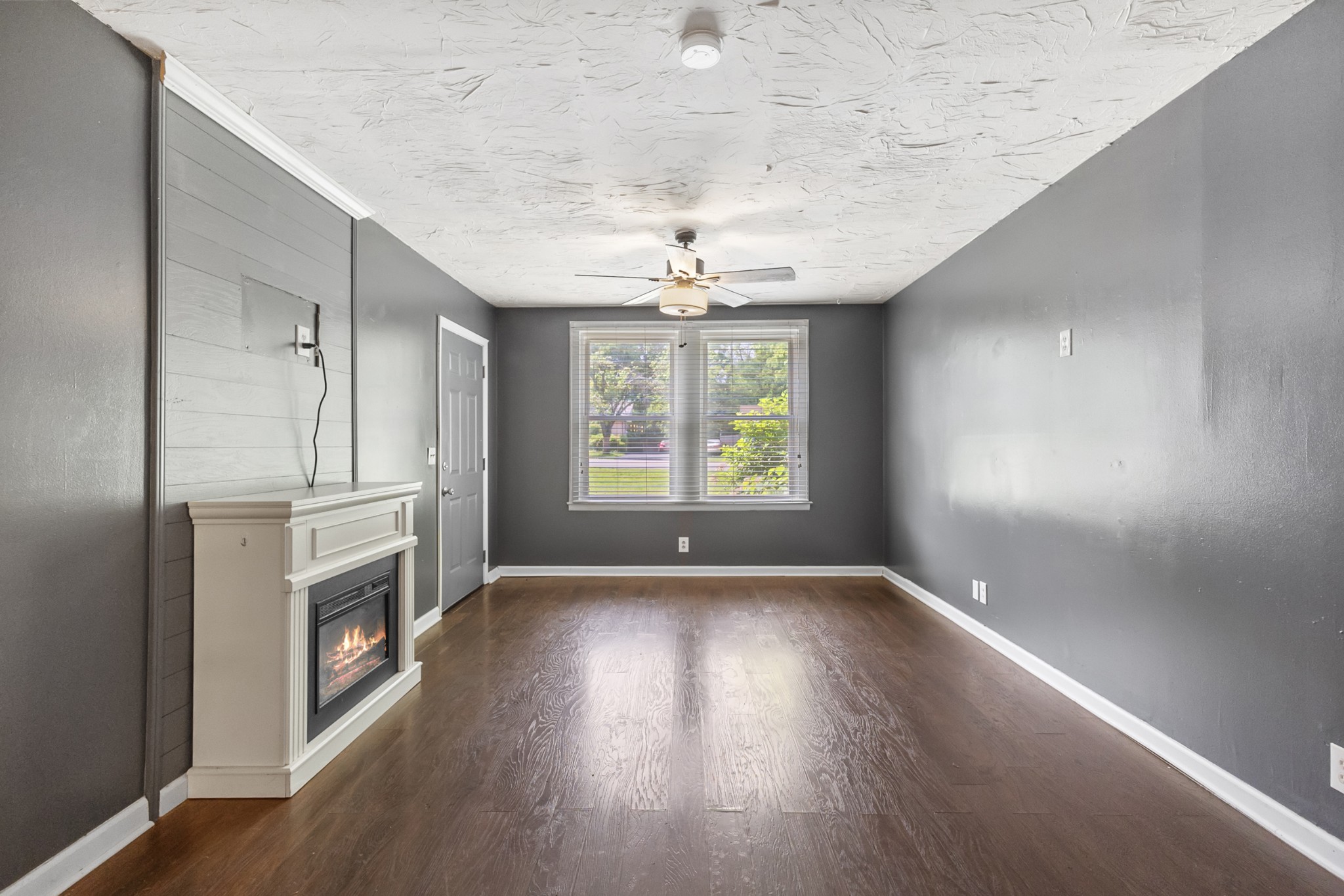 1903 Fern Dr 1903-1905
