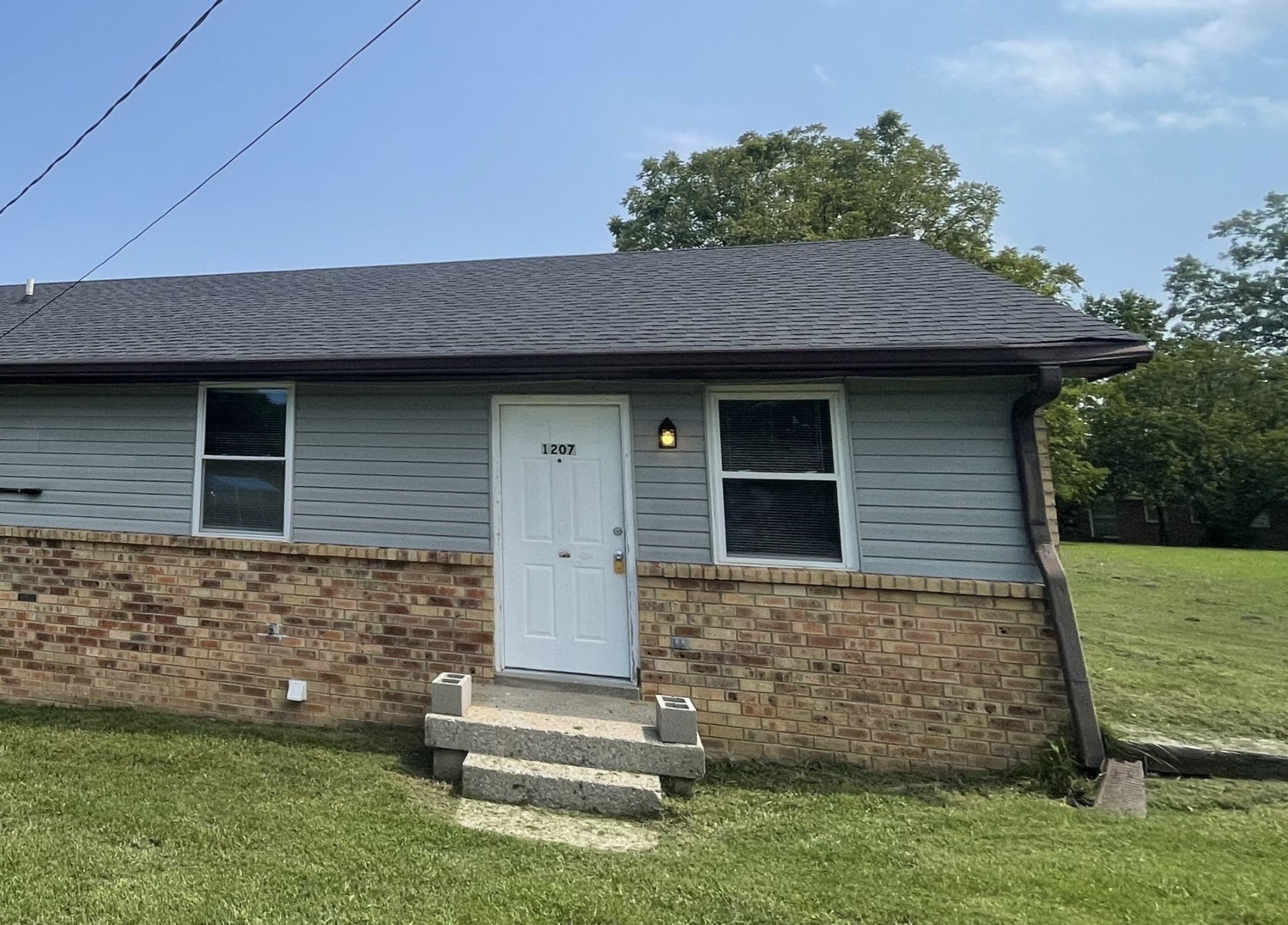 2.0-bed rental at 1207 Shawnee Rd