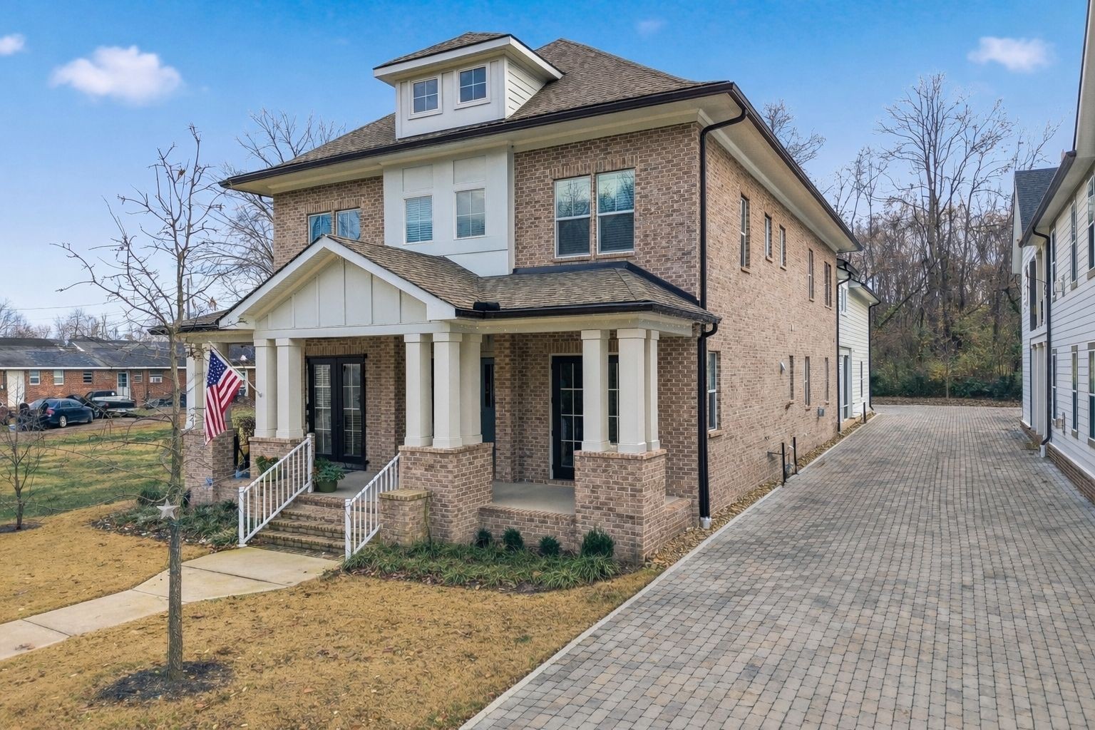 207 Fairground St 102