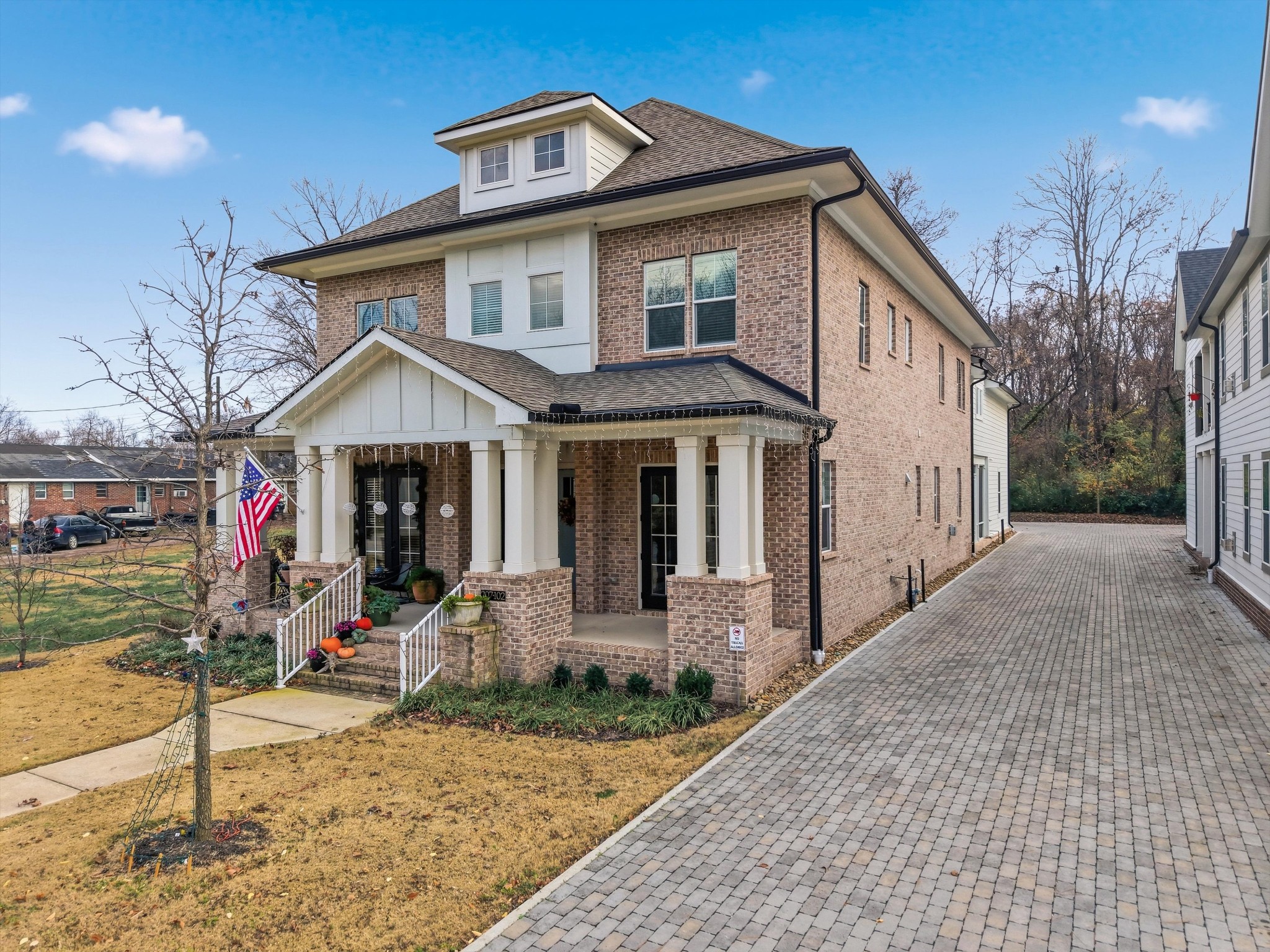 207 Fairground St 102