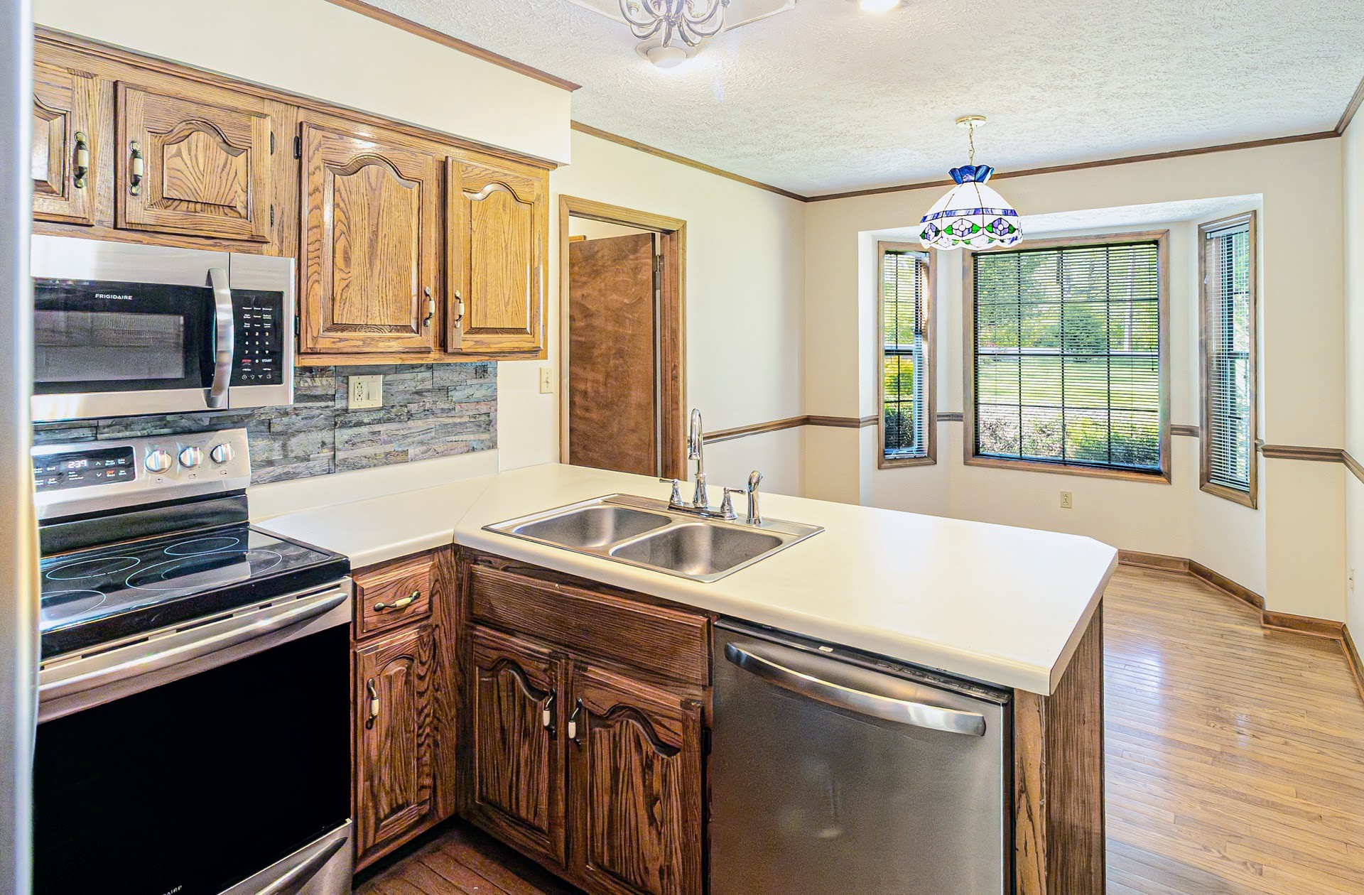 1395 Dogwood Dr