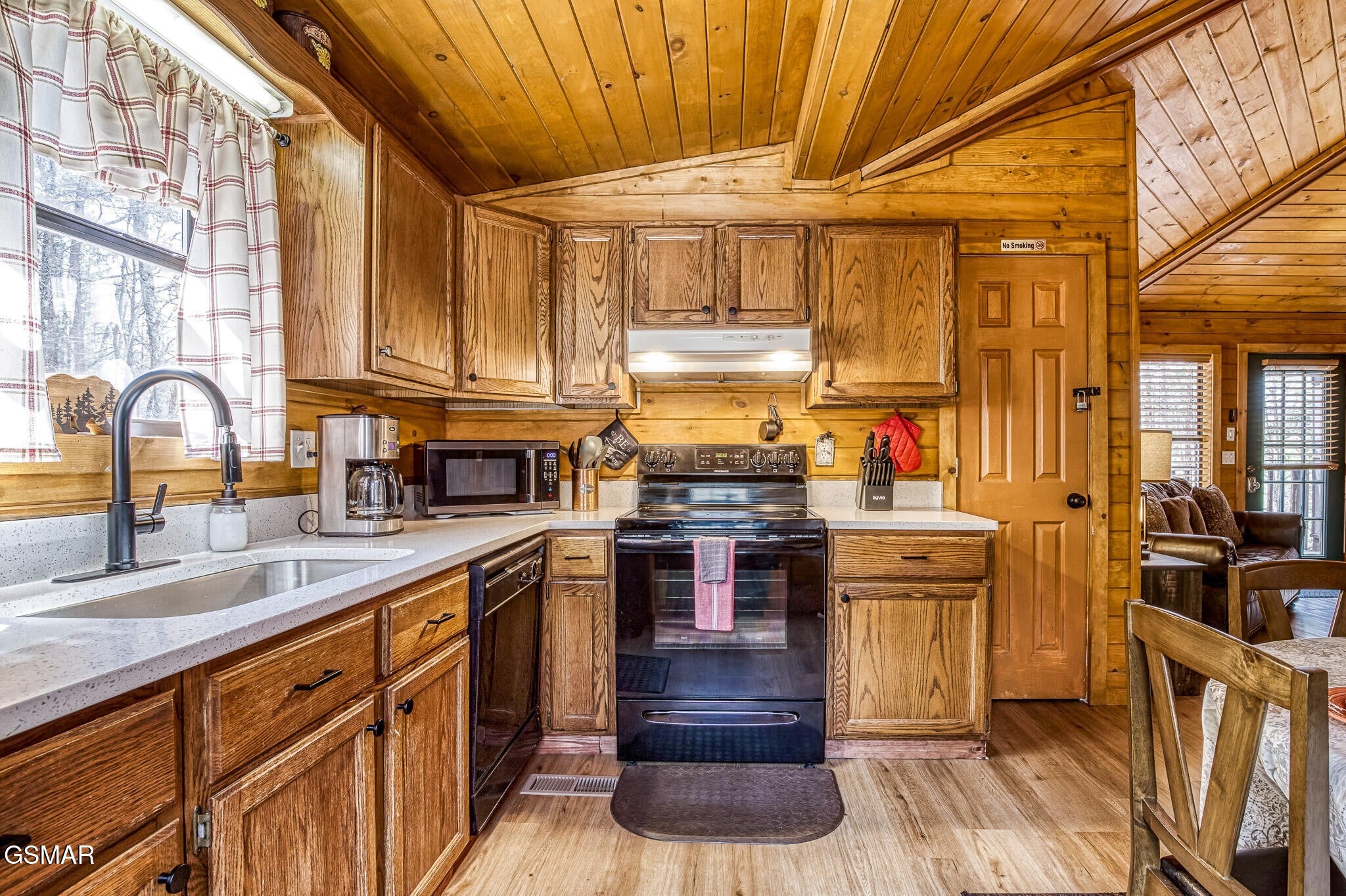 1071 E Foothills Drive