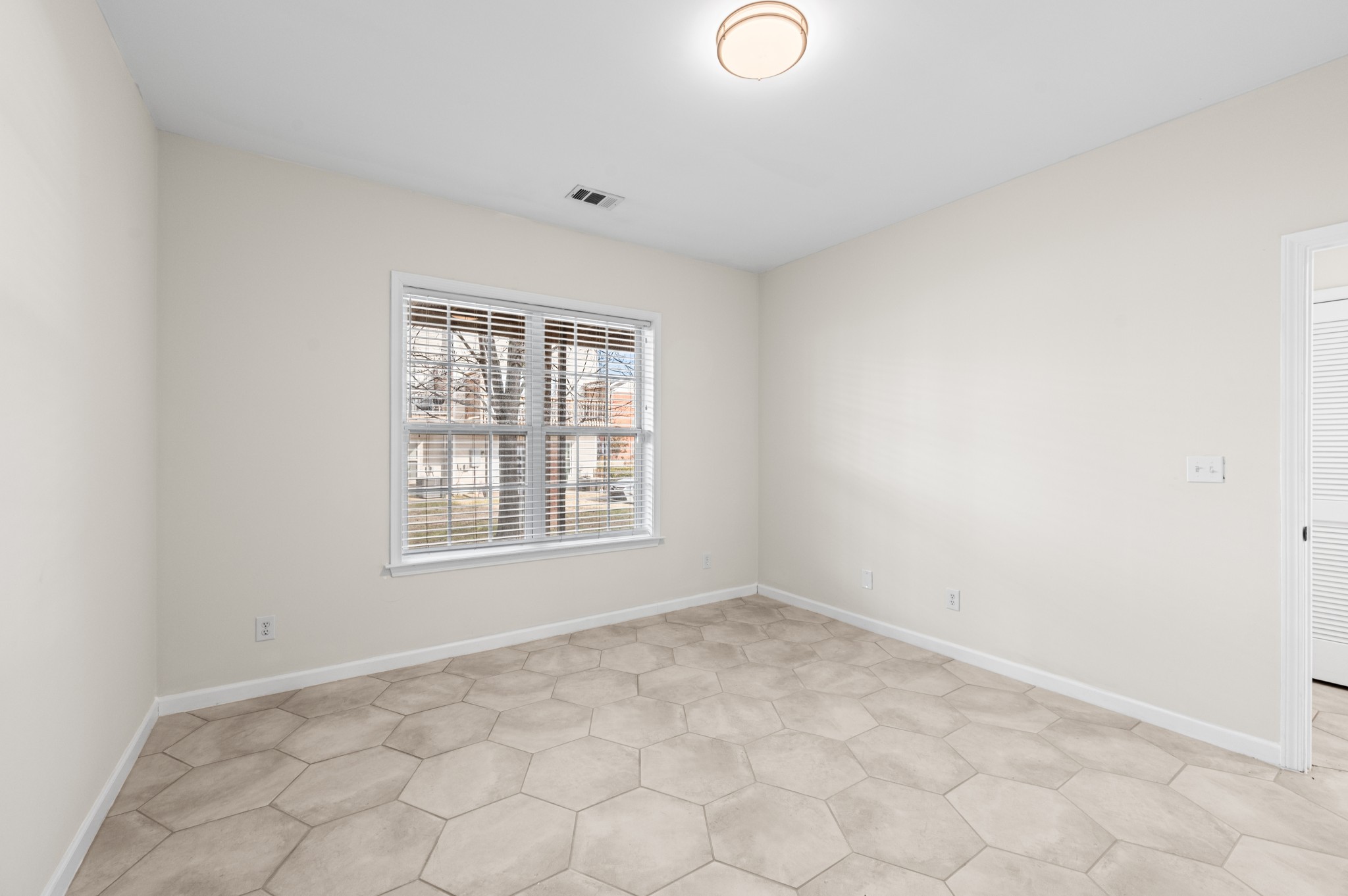 7252 Highway 70 S 1506