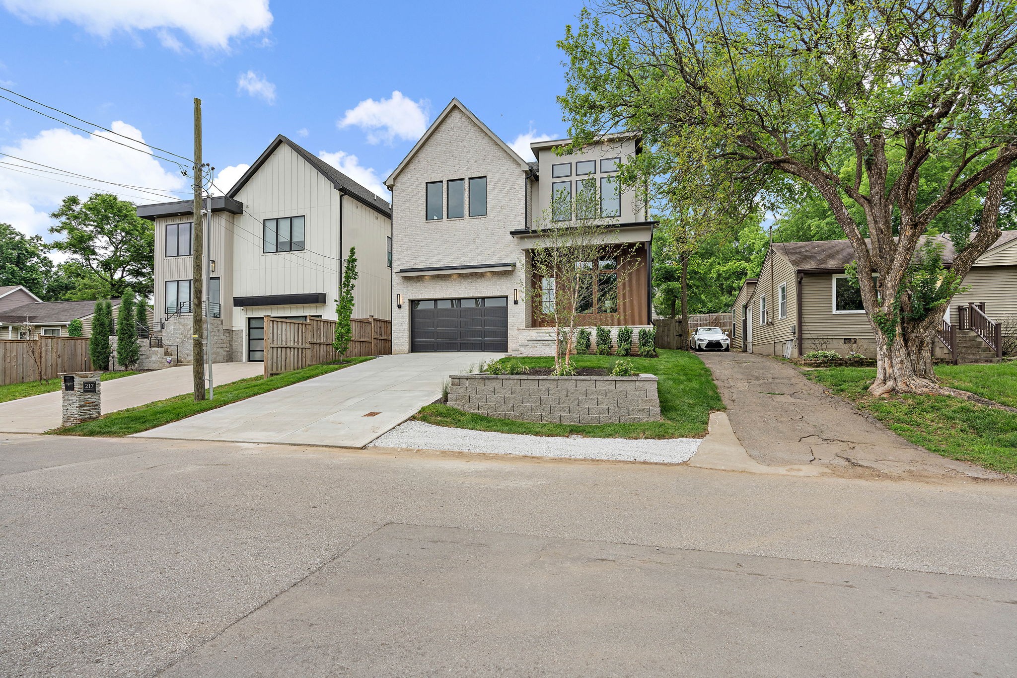 219 Chamberlin St