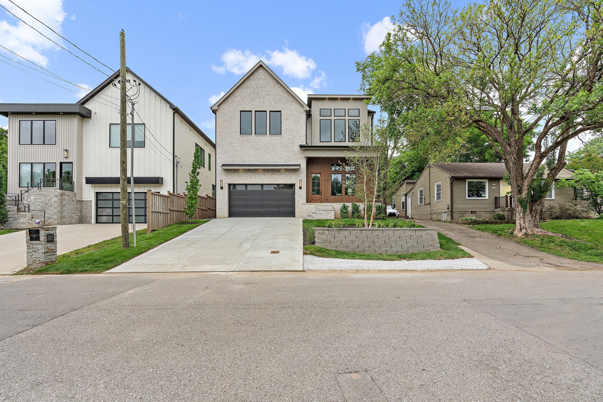 219 Chamberlin St