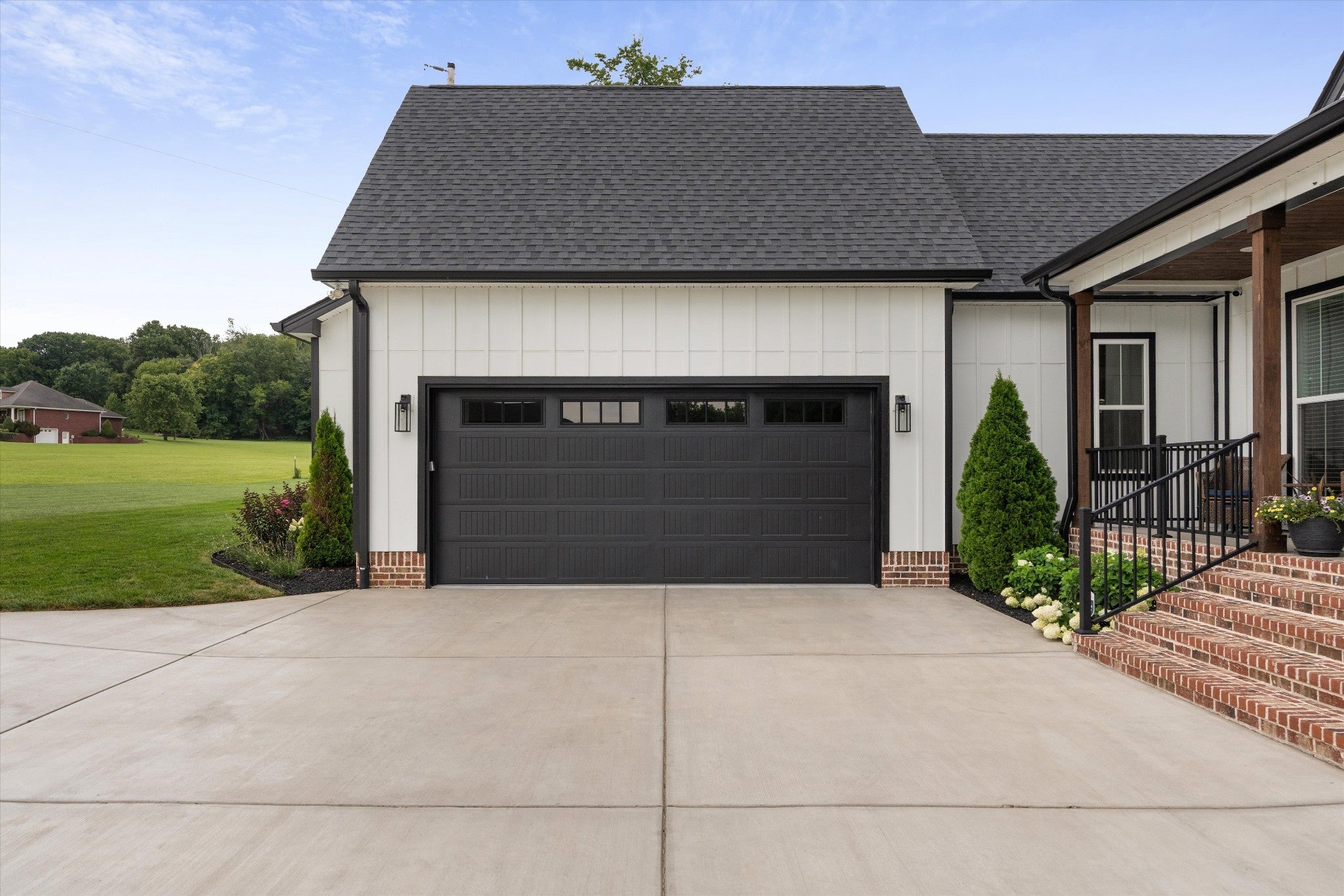 350 Thoroughbred Lane
