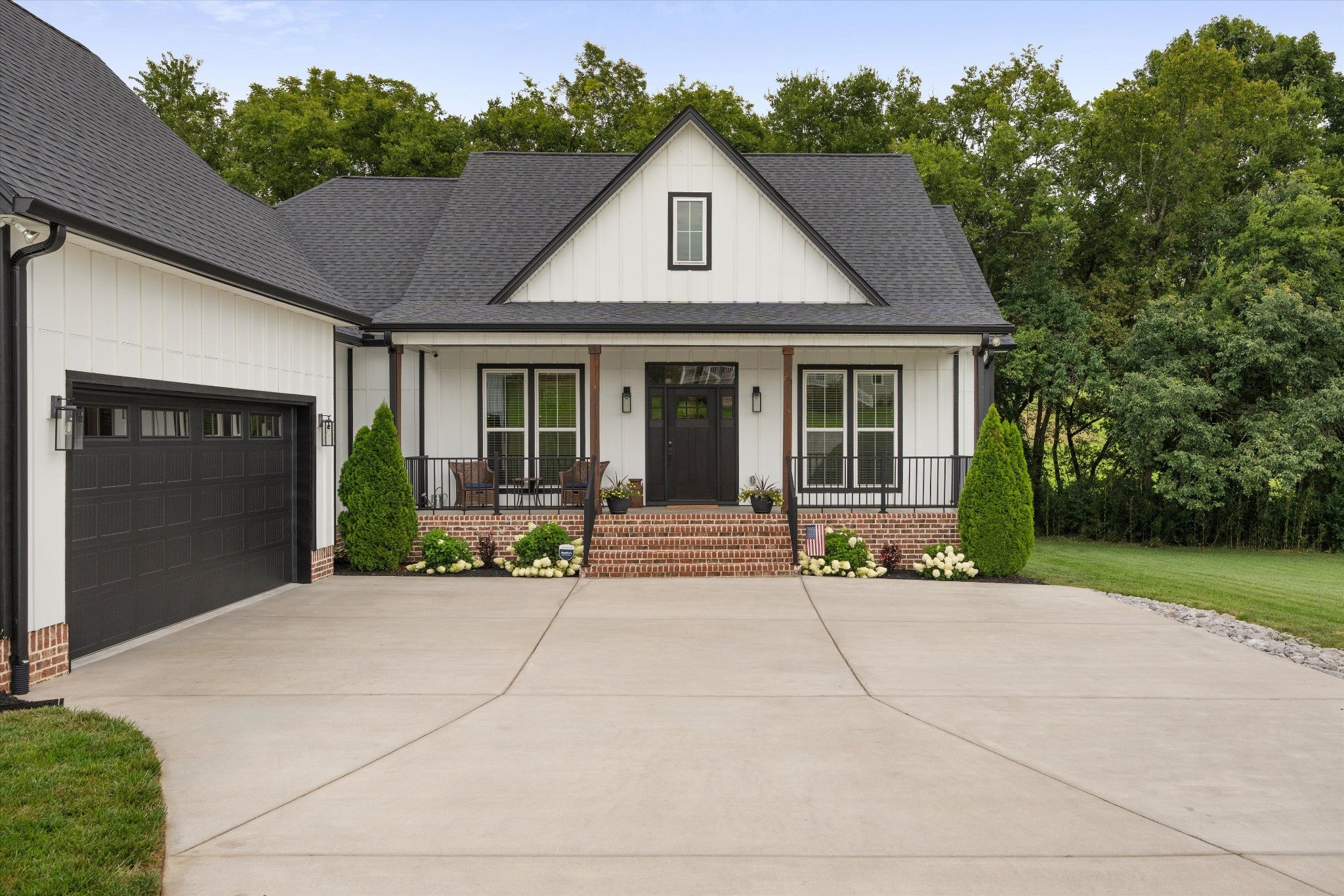 350 Thoroughbred Lane