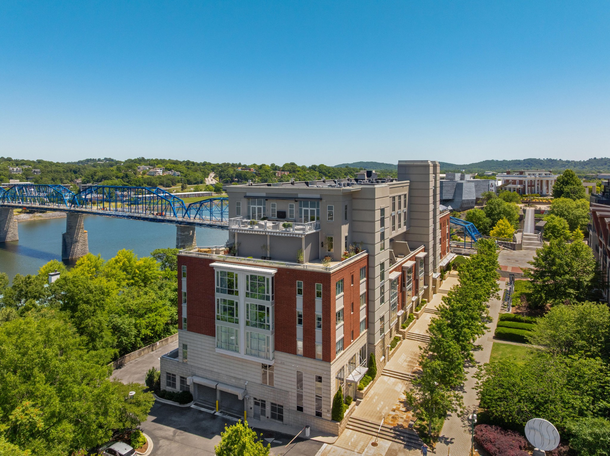 99 Walnut Street 103
