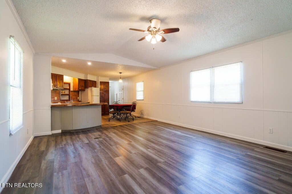 423 Moore Rd