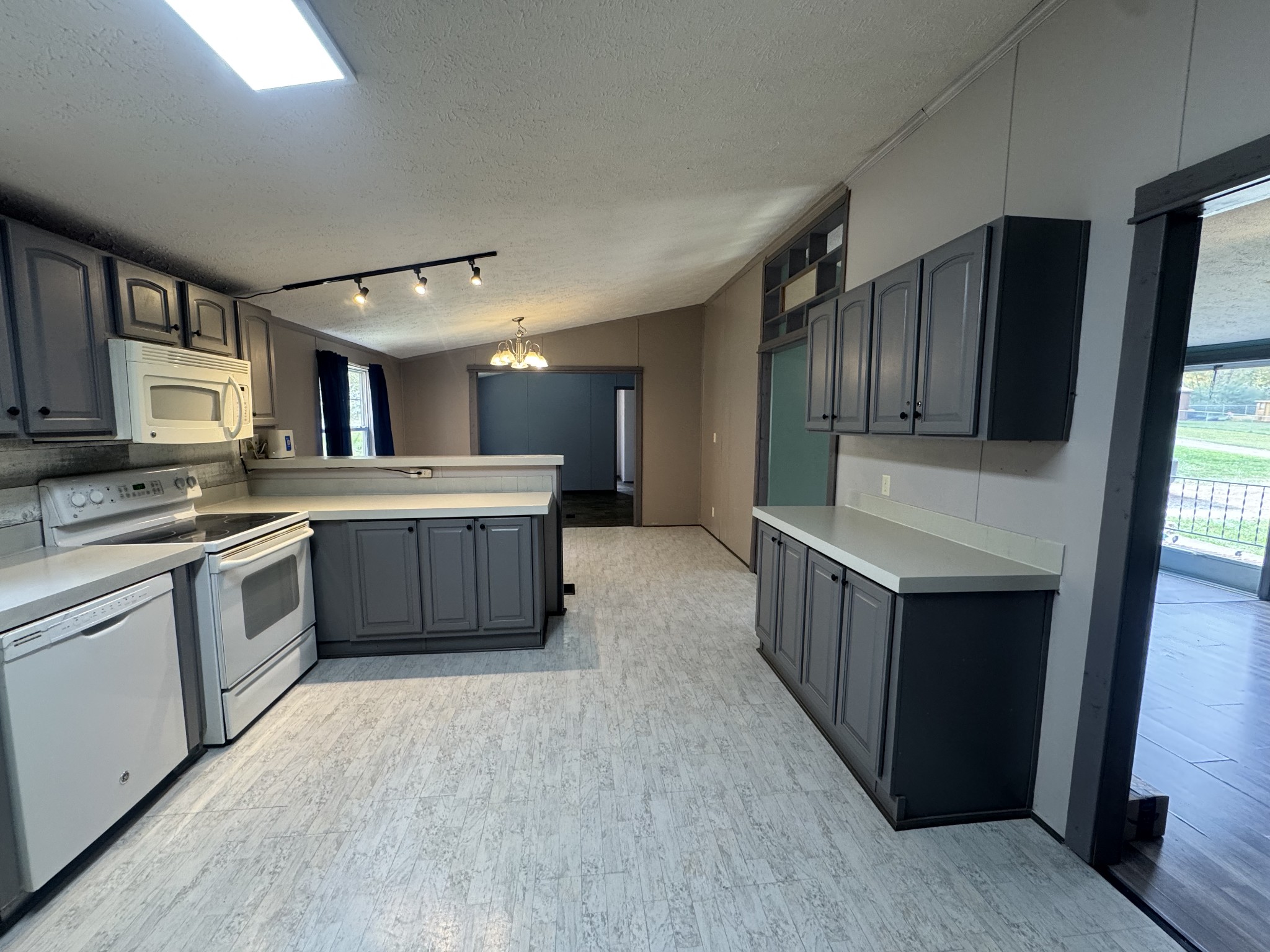 9338 Pembroke Oak Grove Rd