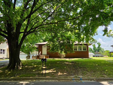 817 Rockwood Hts 1 Clarksville TN 37040