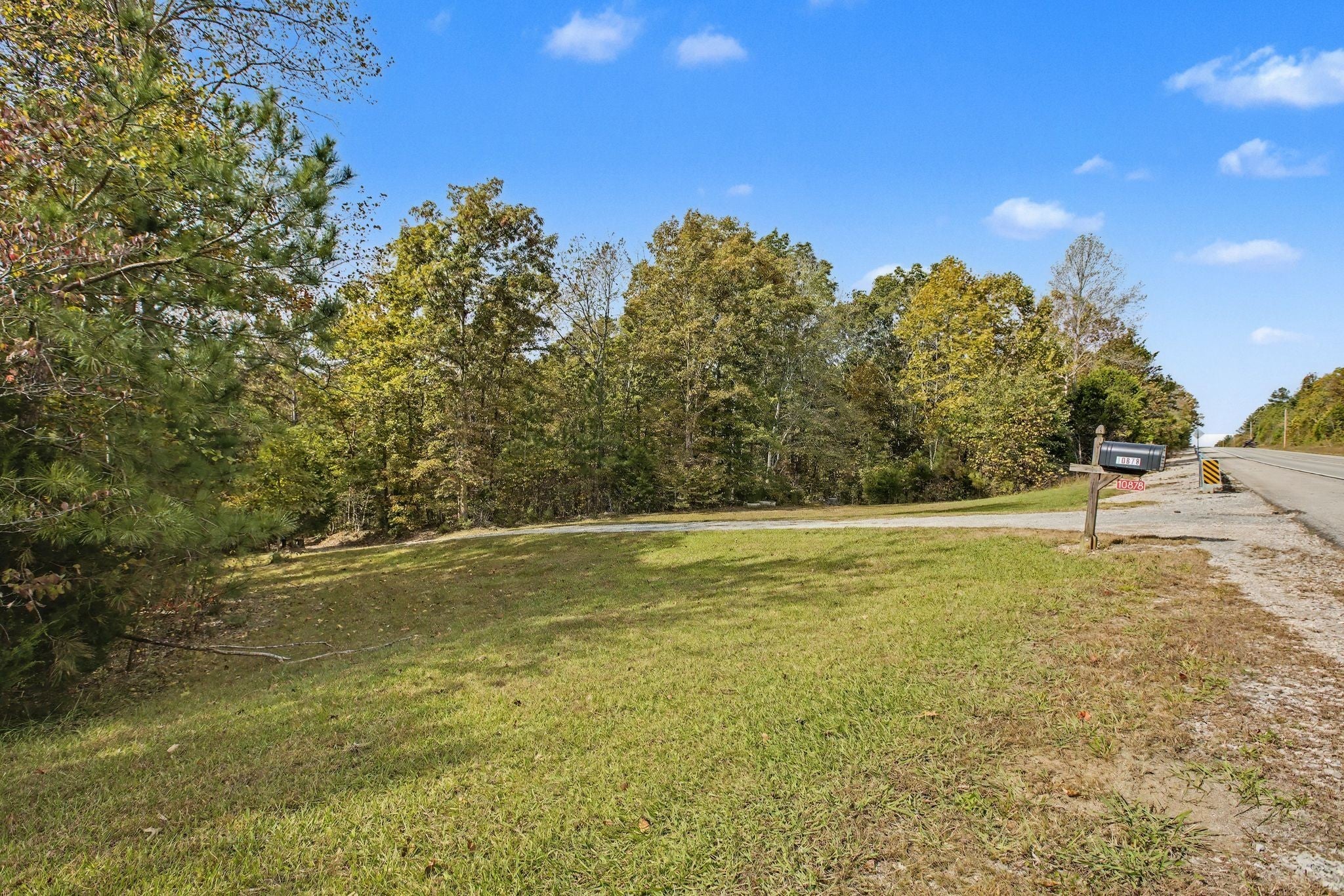 10878 Highway 7