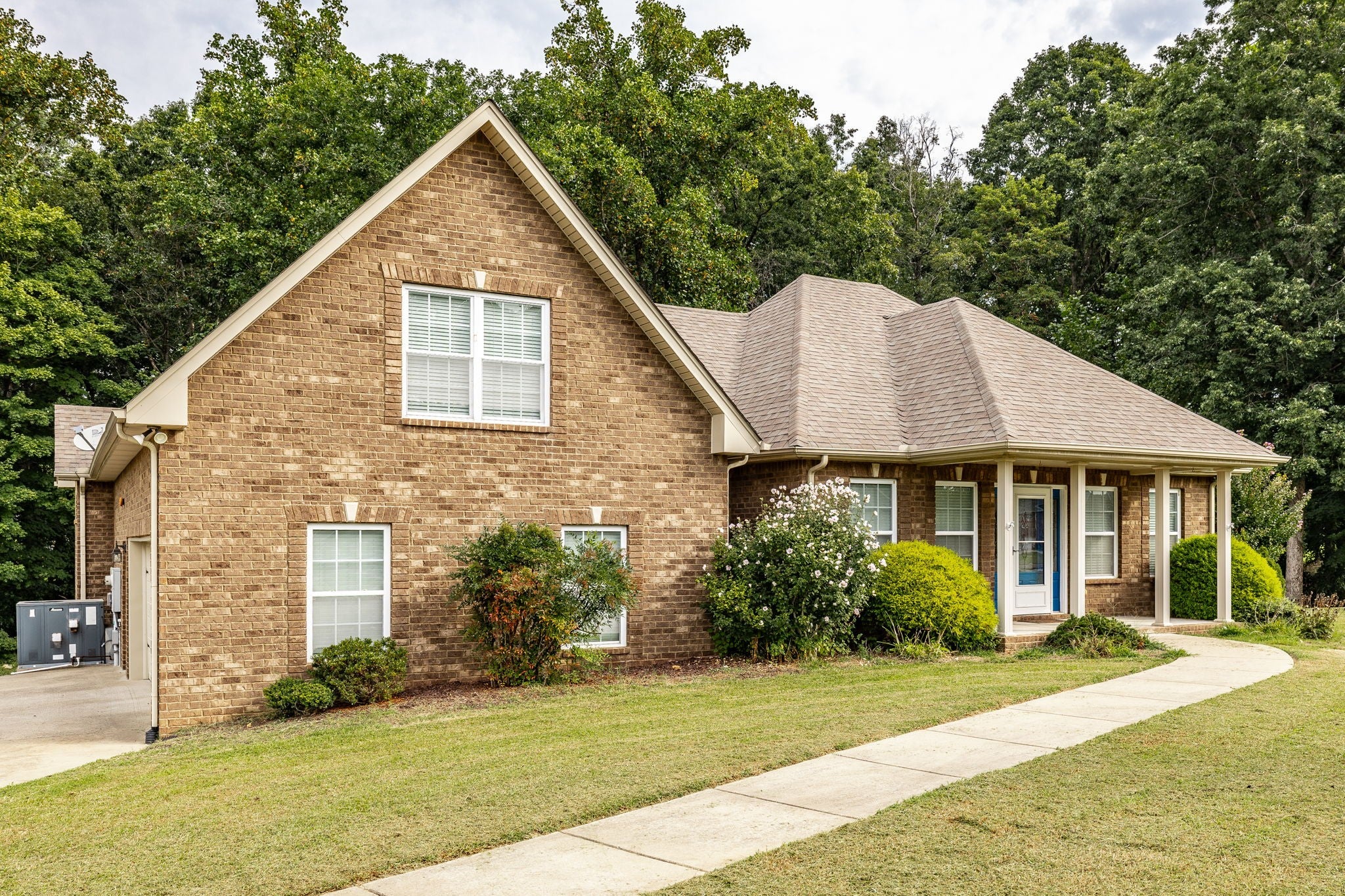 1364 Eastland Dr