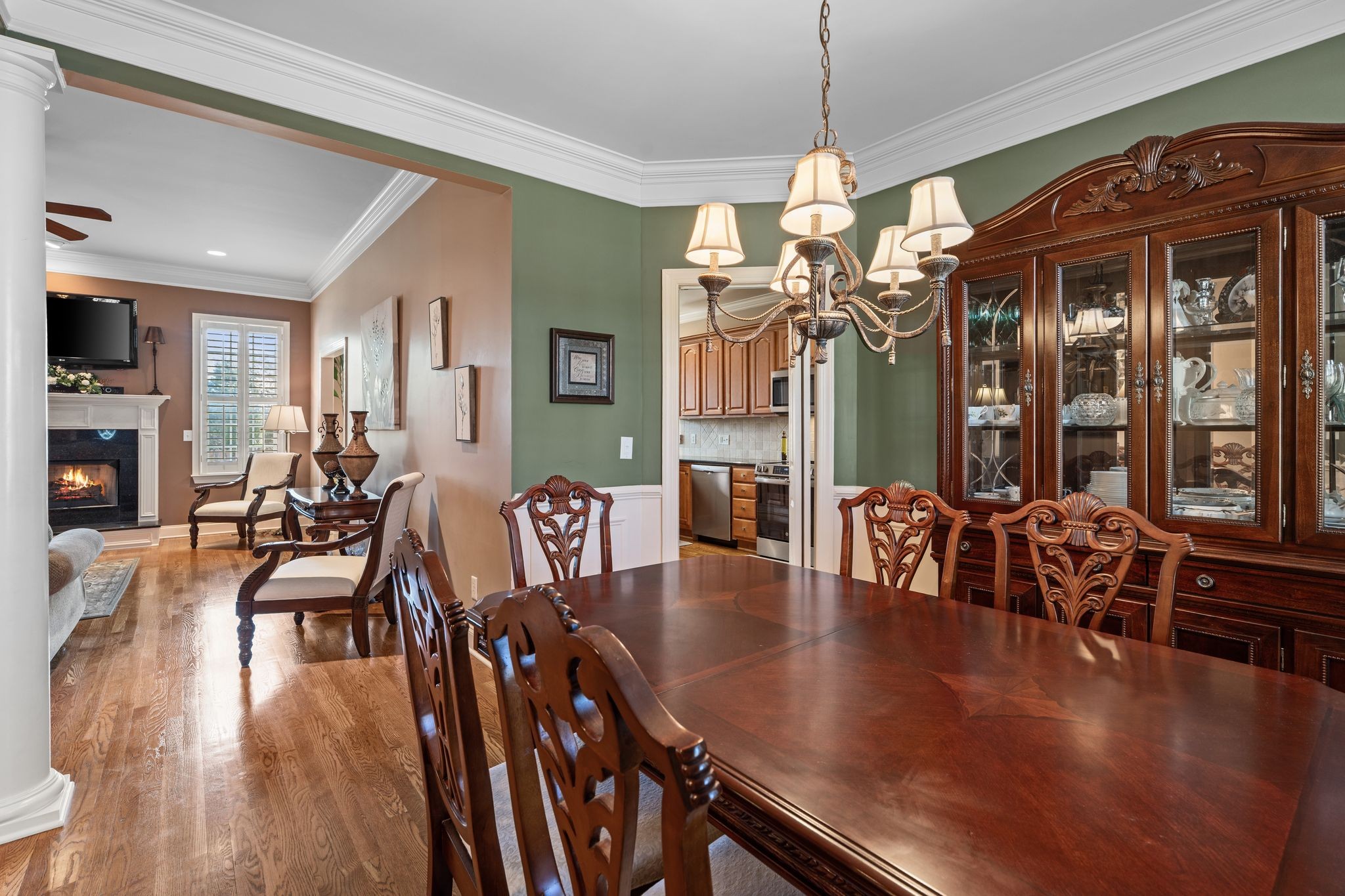 3024 Harrah Dr