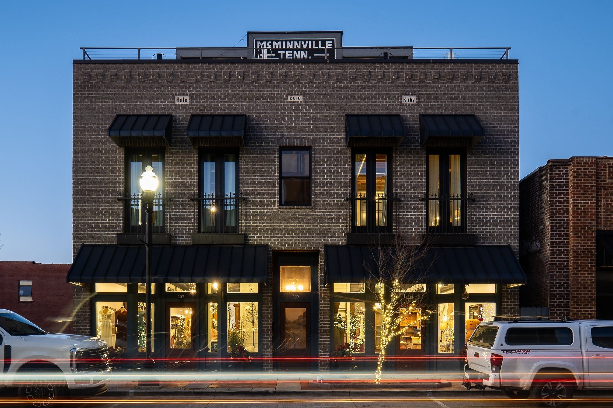 209 E Main St 101