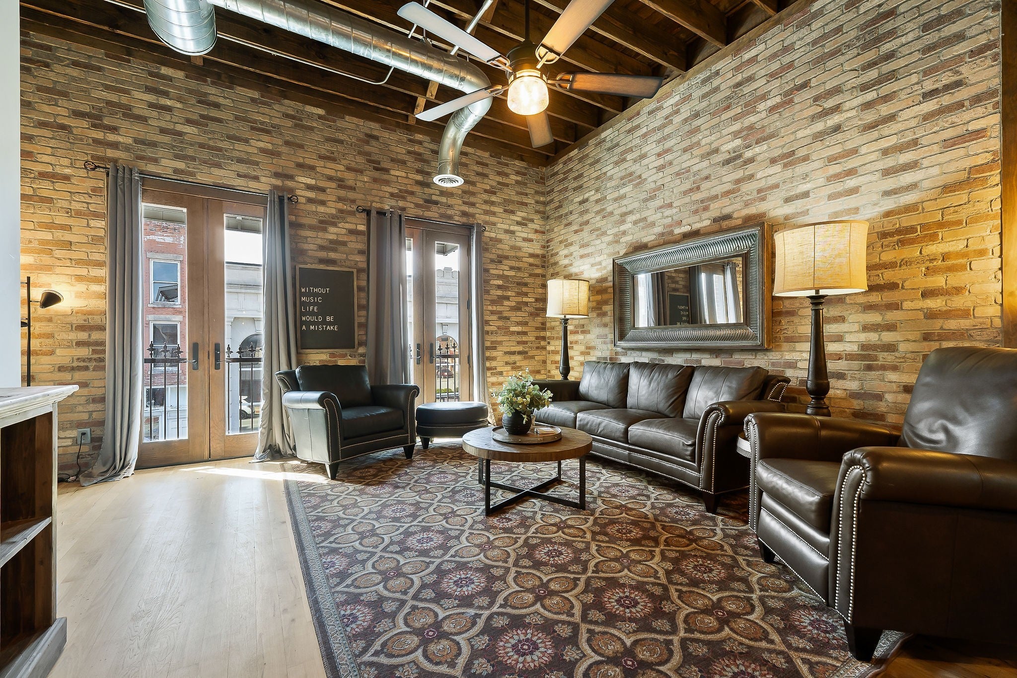 209 E Main St 101