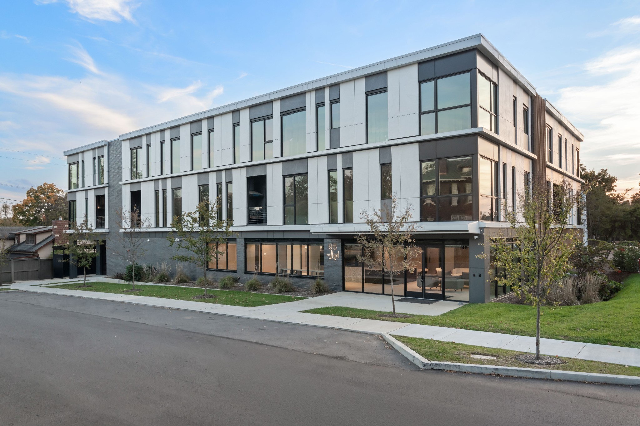 95 Leonard Ave 7
