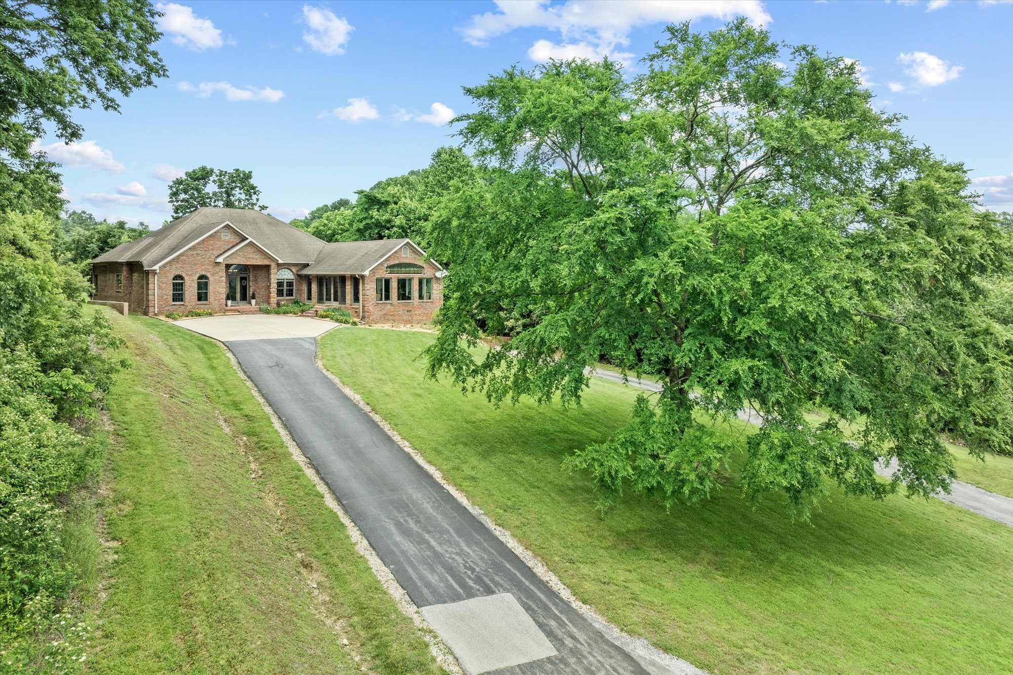 360 Long Hollow Ln