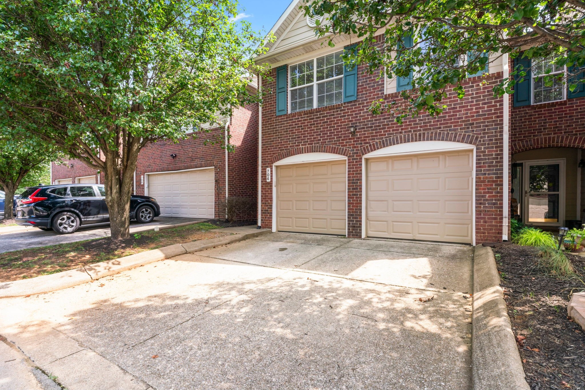 704 Heath Pl