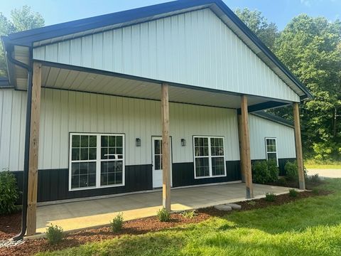 252 Dukes Park Rd Summertown TN 38483