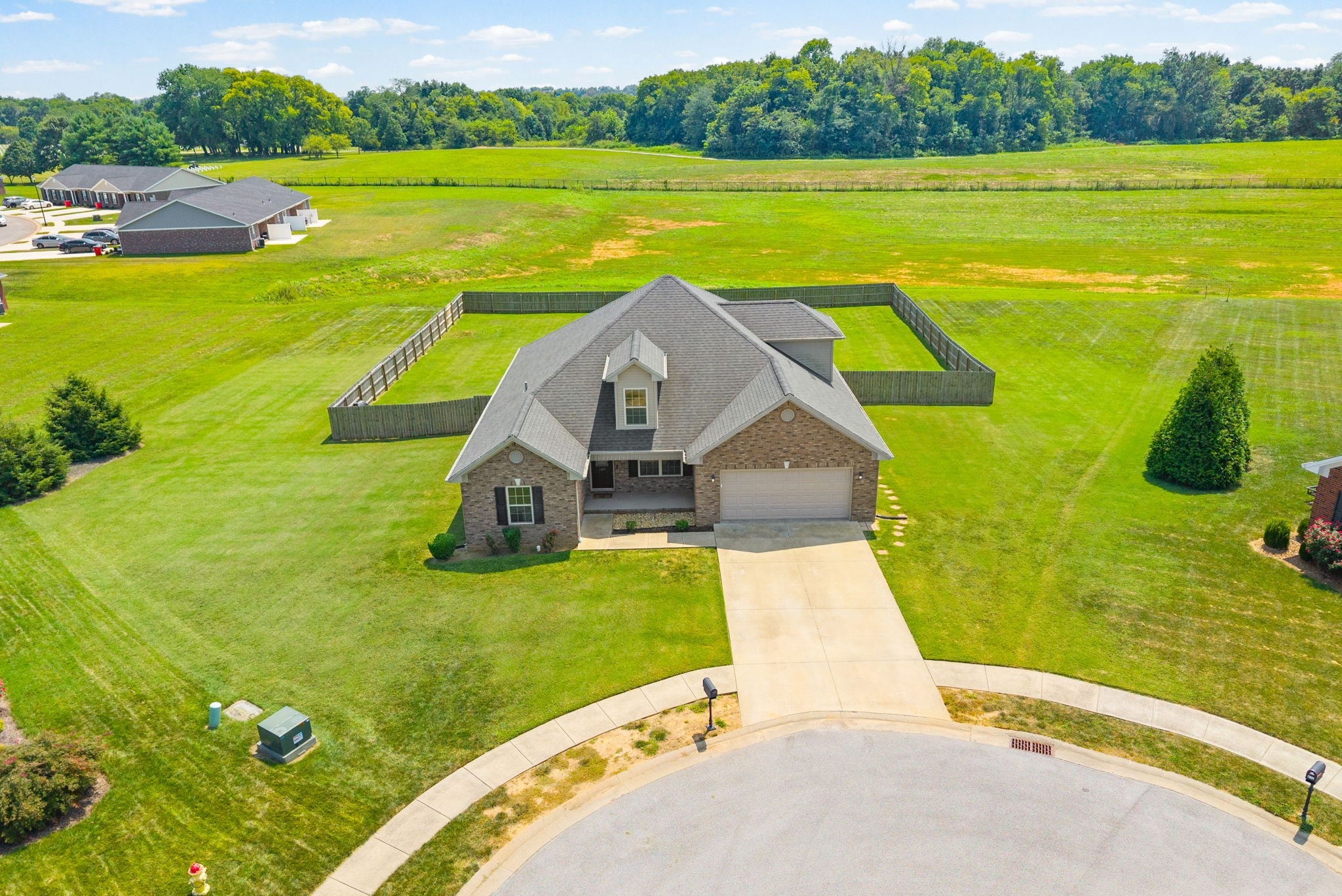 609 Summerset Pl
