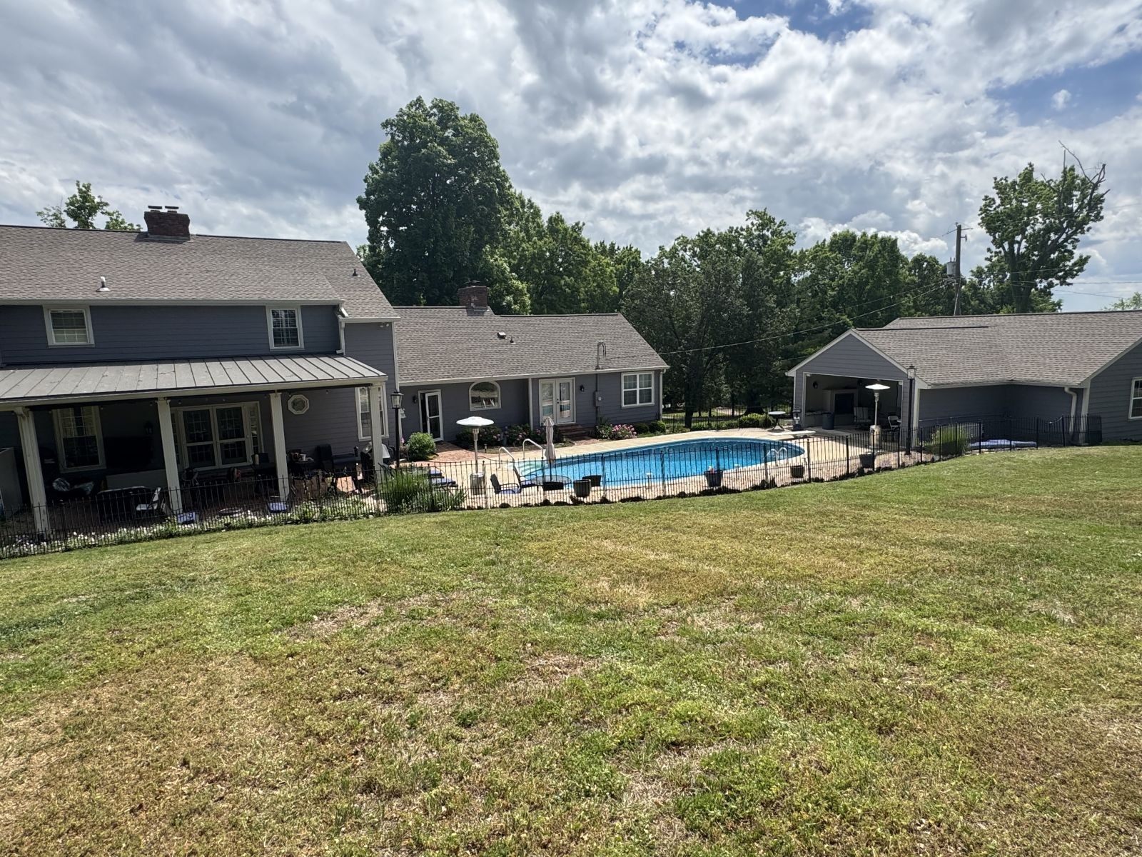 185 Clifftop Dr