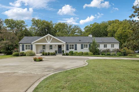 745 Vosswood Dr Nashville TN 37205