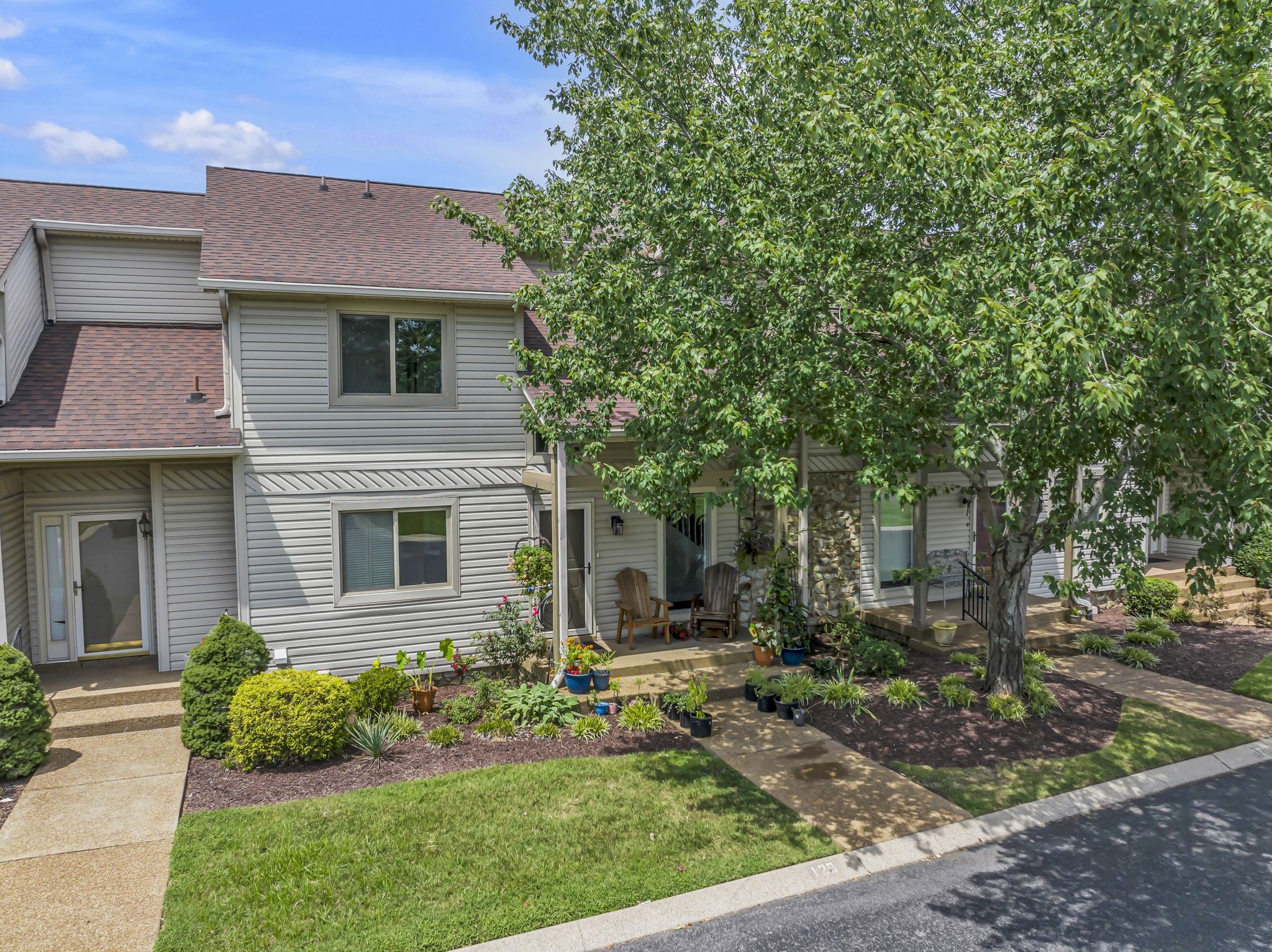 Gallatin, Tennessee 37066, United States, 4 Bedrooms Bedrooms, ,4 BathroomsBathrooms,Residential,Active,122457