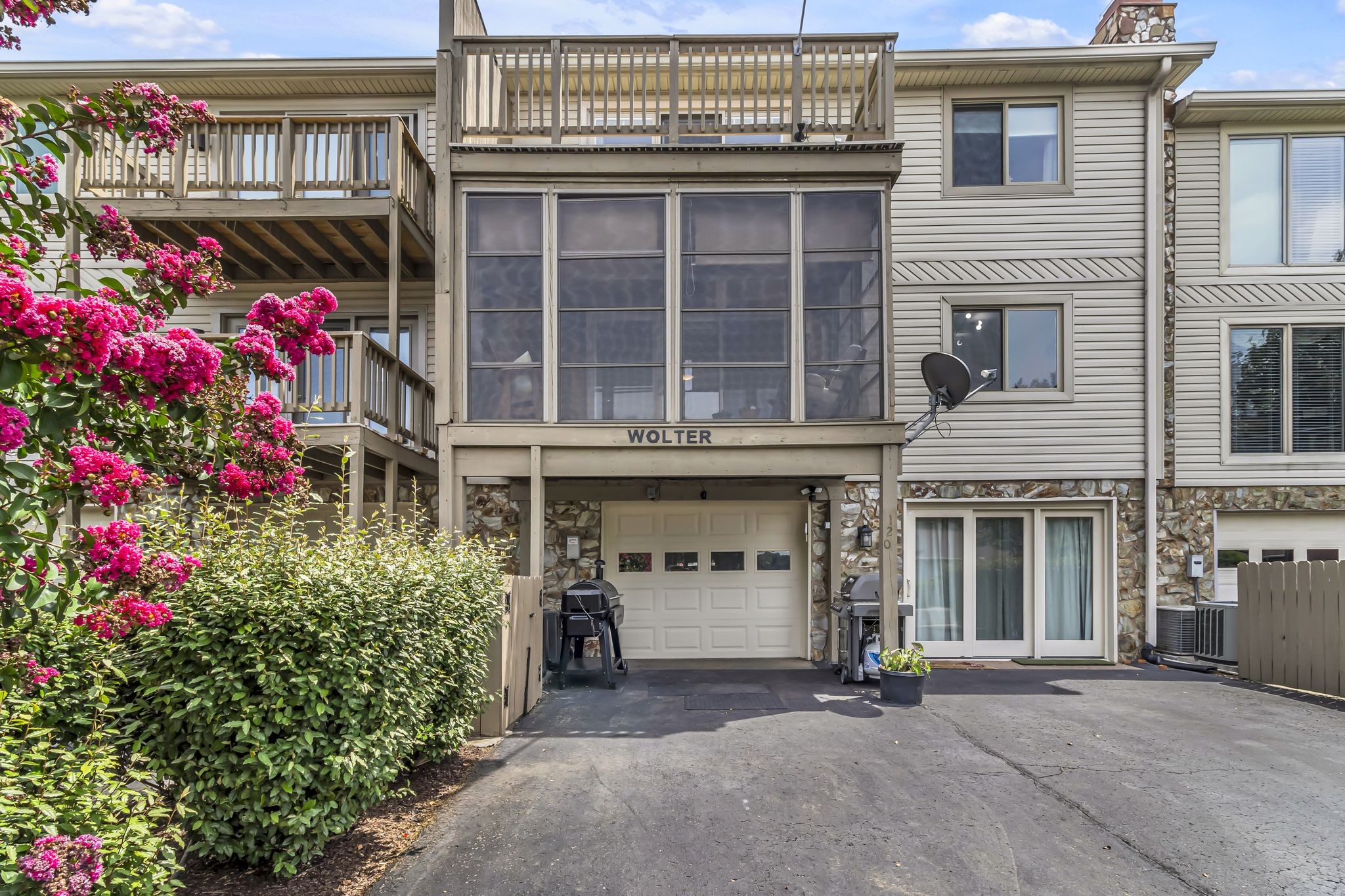 Gallatin, Tennessee 37066, United States, 4 Bedrooms Bedrooms, ,4 BathroomsBathrooms,Residential,Active,122457